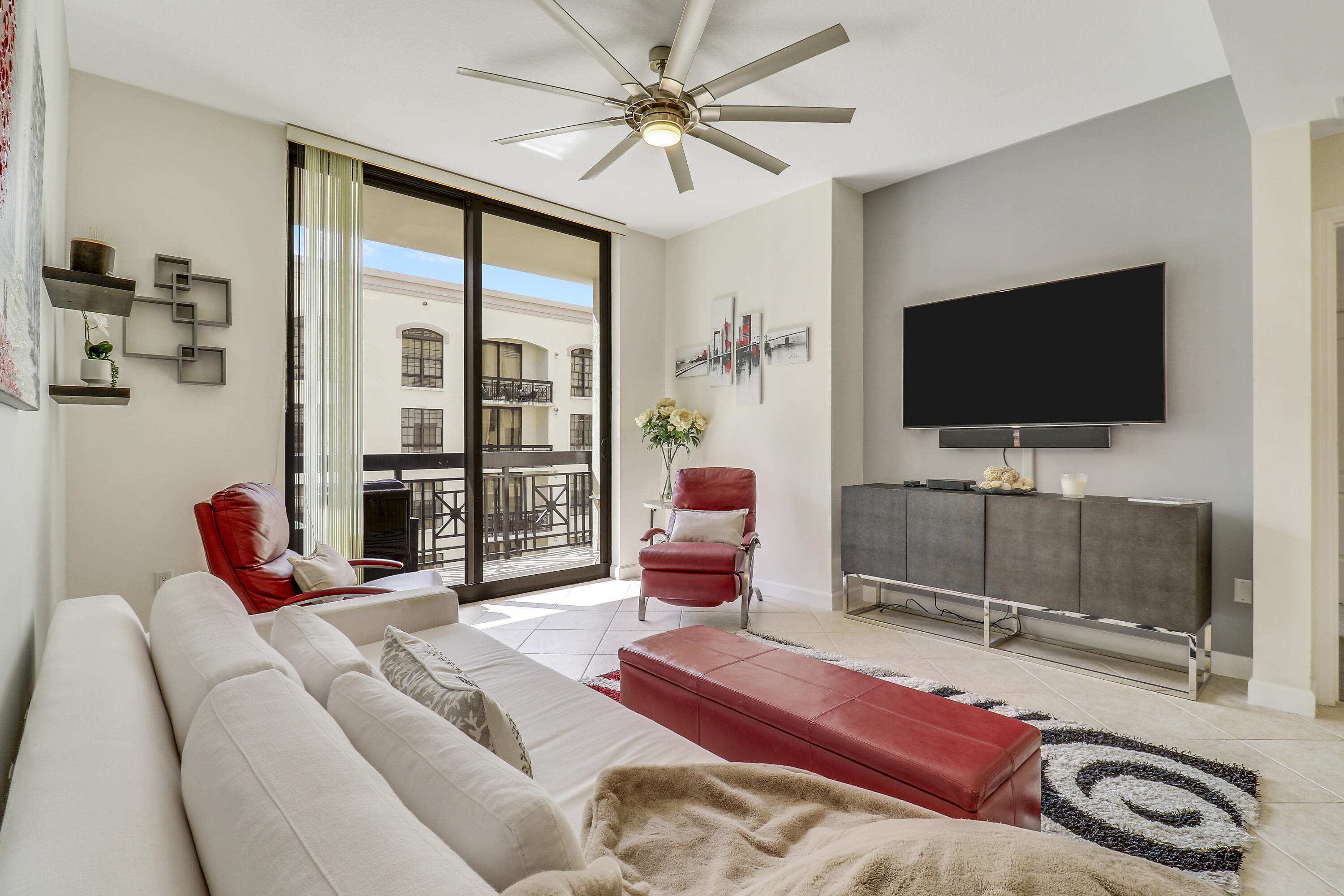 801 S Olive Avenue 1515