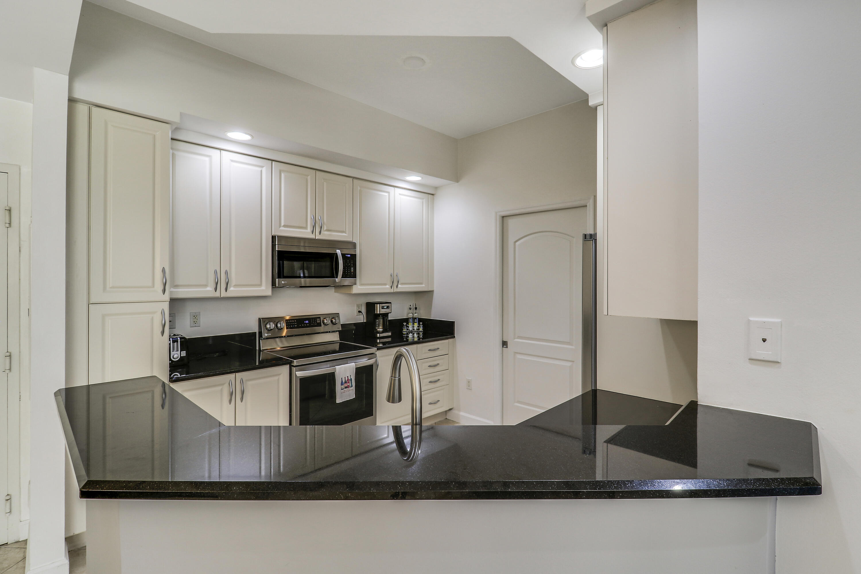 801 S Olive Avenue 1515