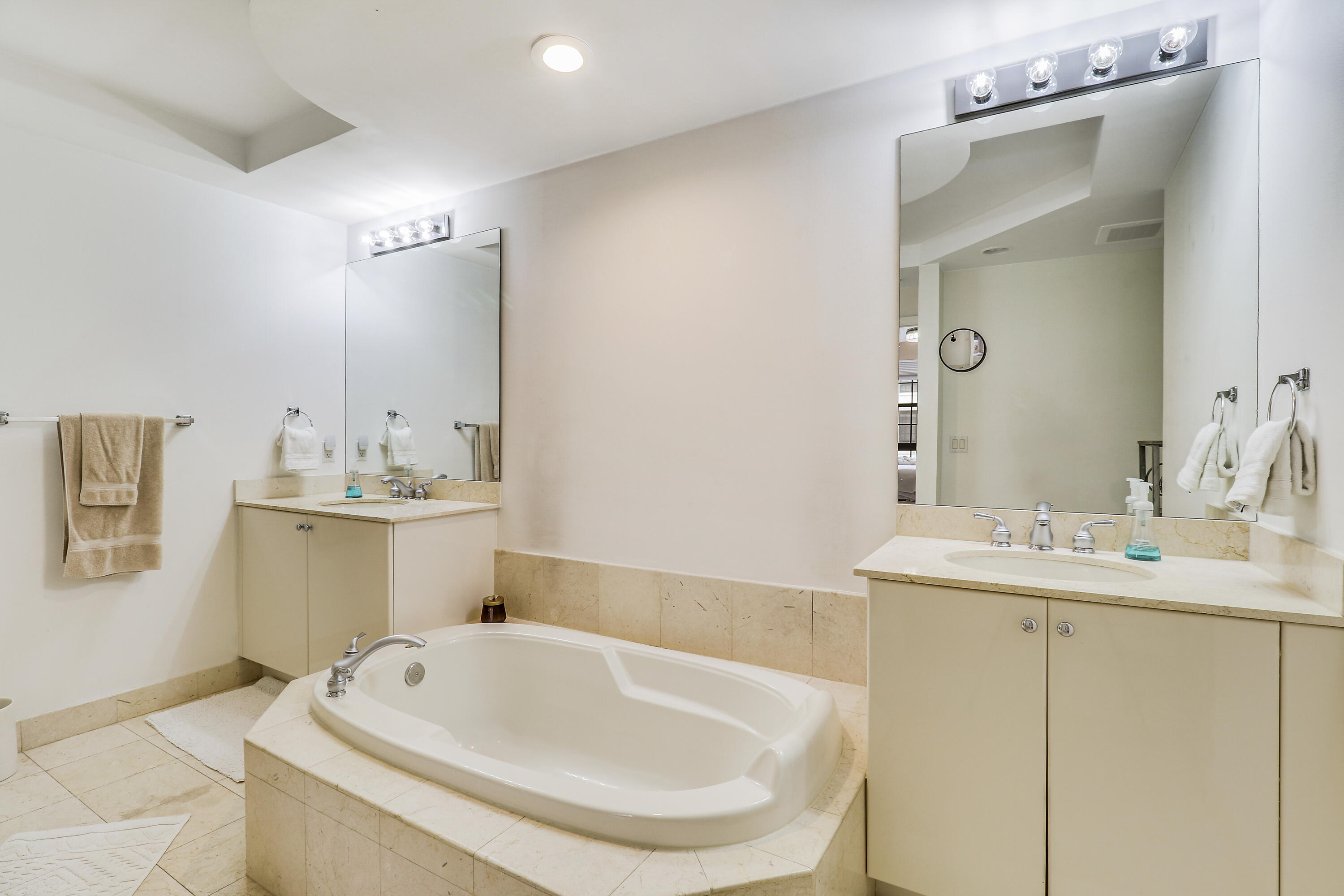 801 S Olive Avenue 1515
