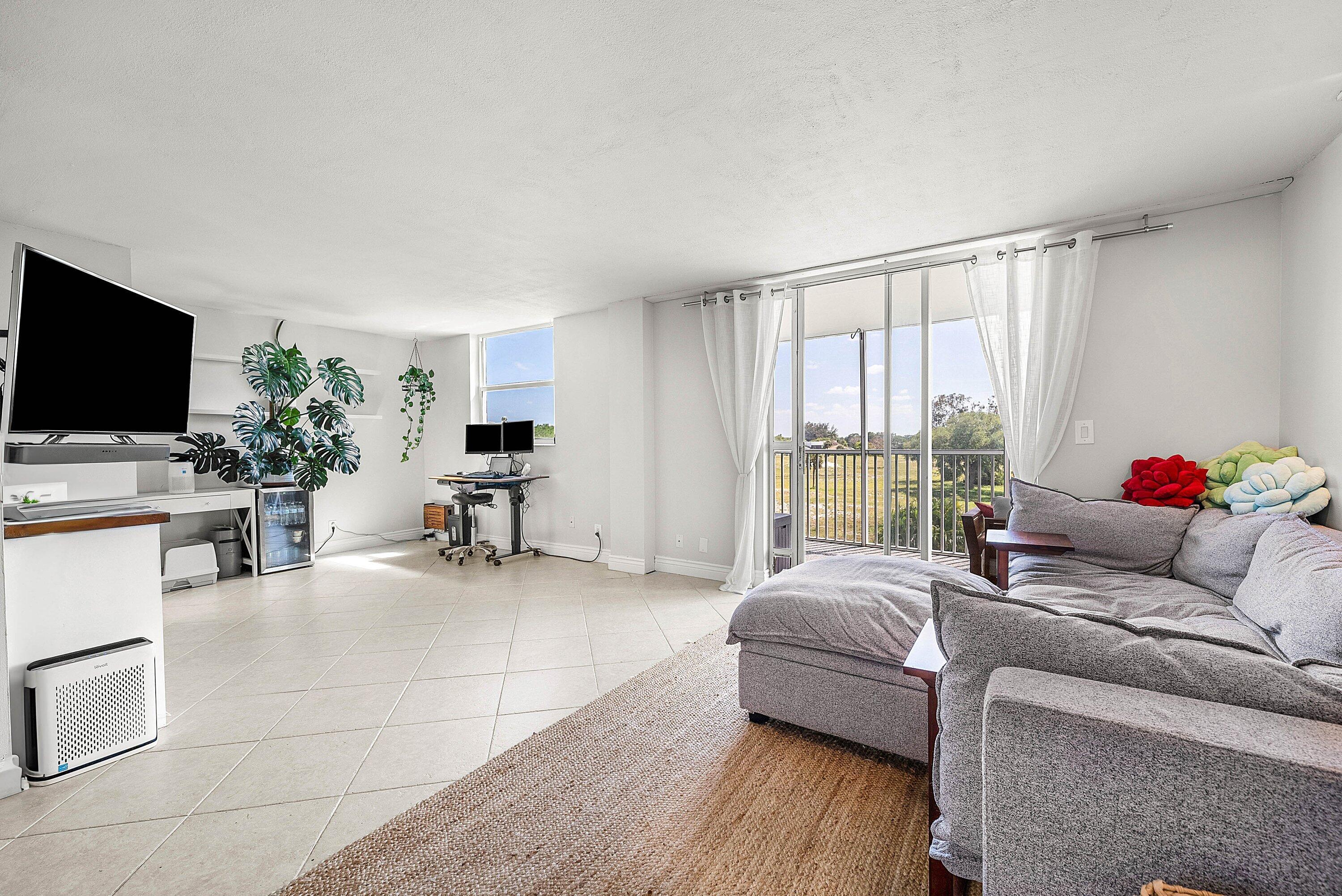 6699 NW 2nd Avenue 415