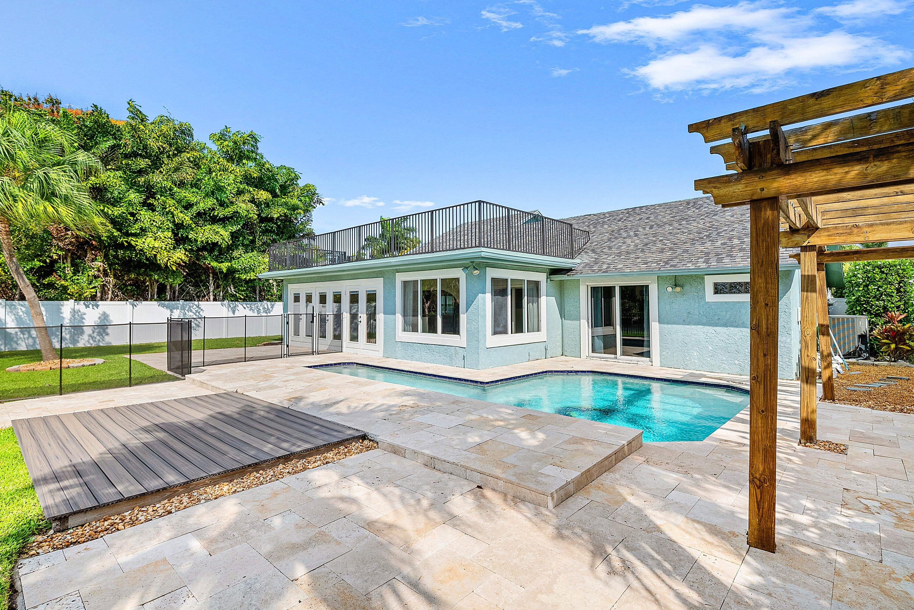1508 Cormorant Road