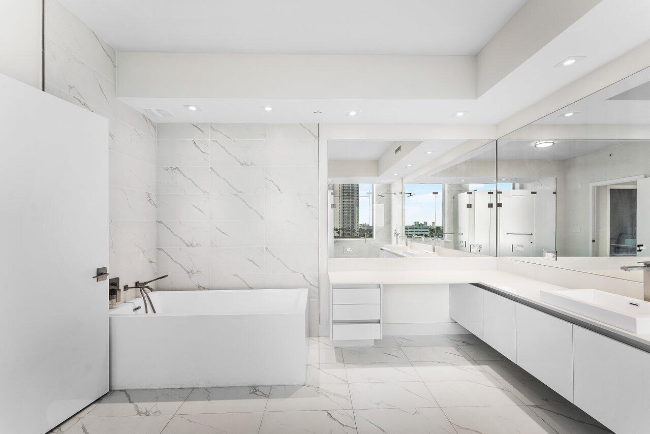 3100 N Ocean Drive P705