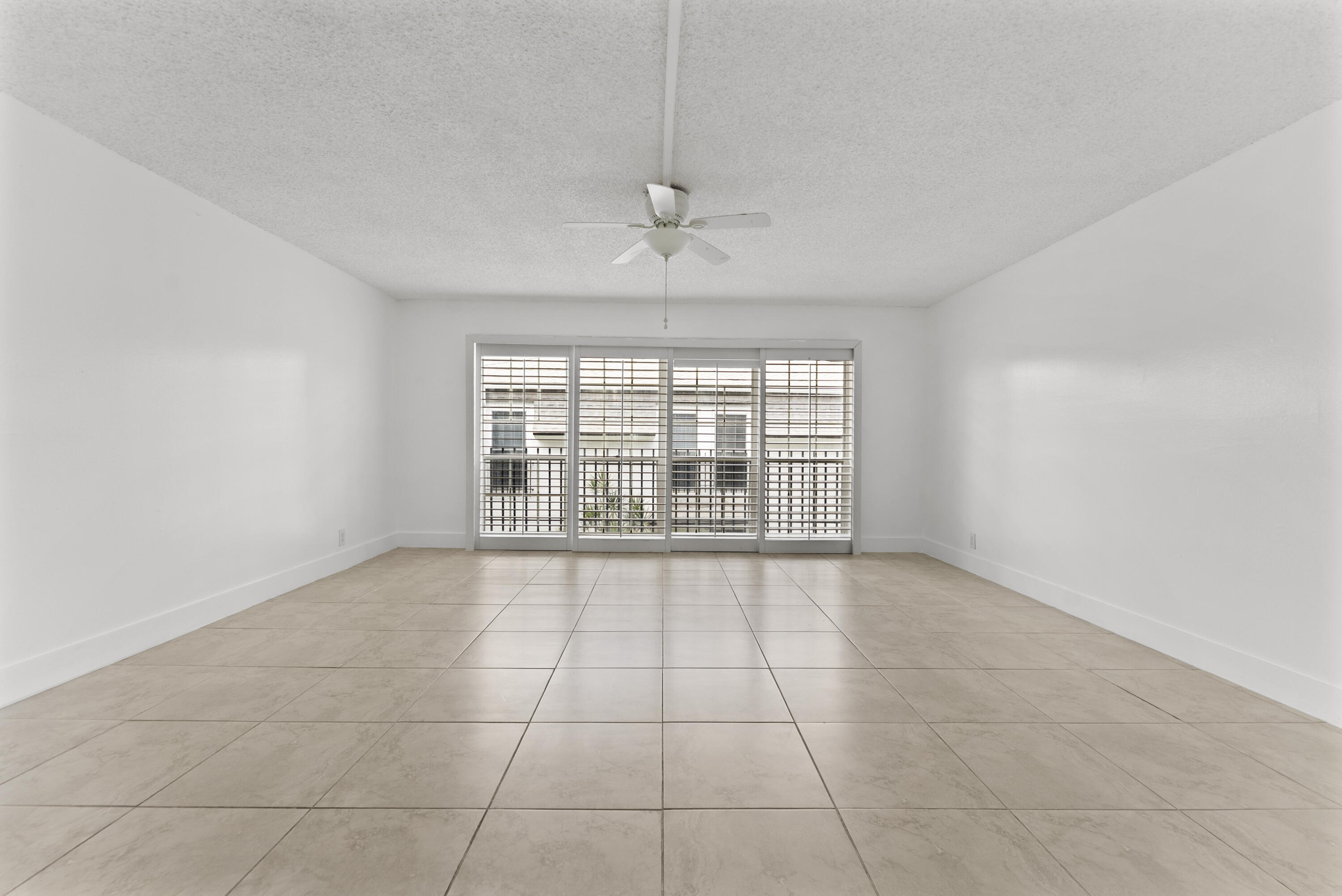 1194 Hillsboro Mile 72