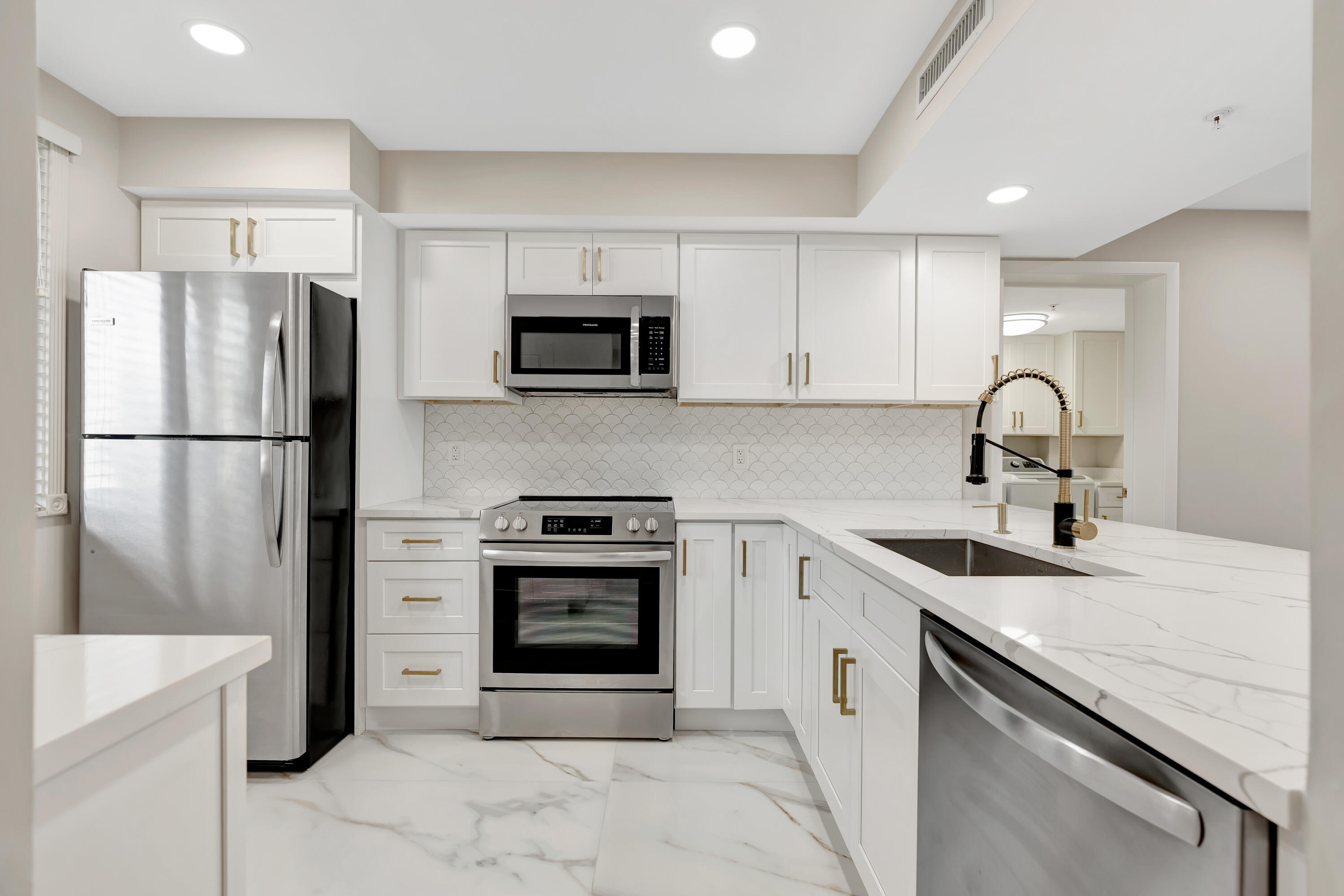 2501 Marina Isle Way 104