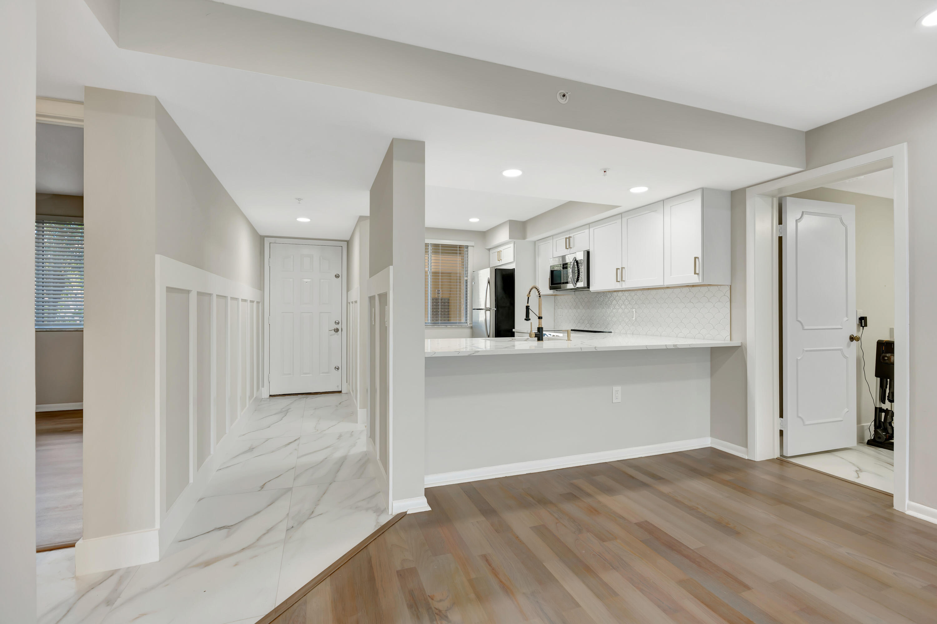 2501 Marina Isle Way 104