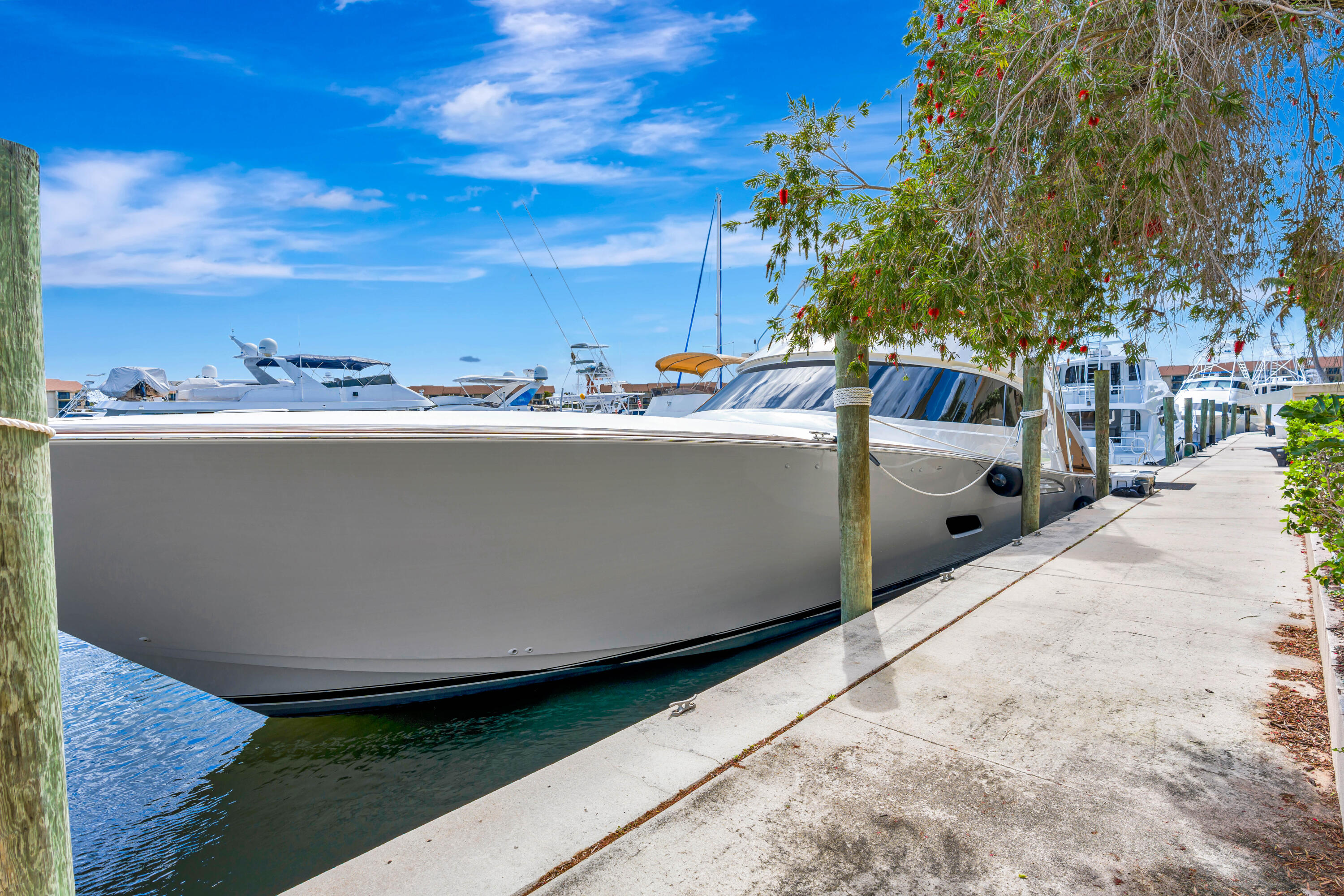 2501 Marina Isle Way 104