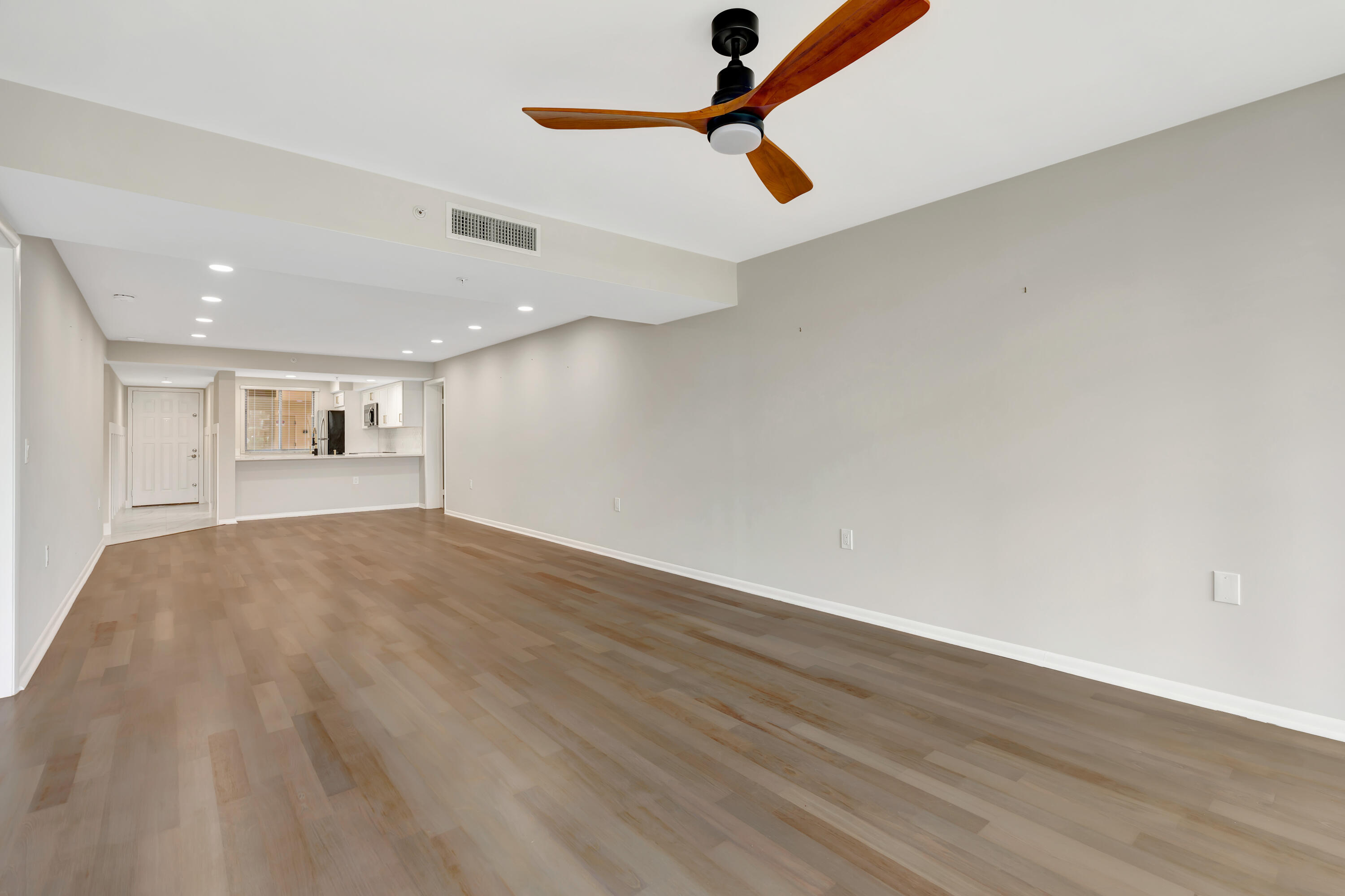 2501 Marina Isle Way 104