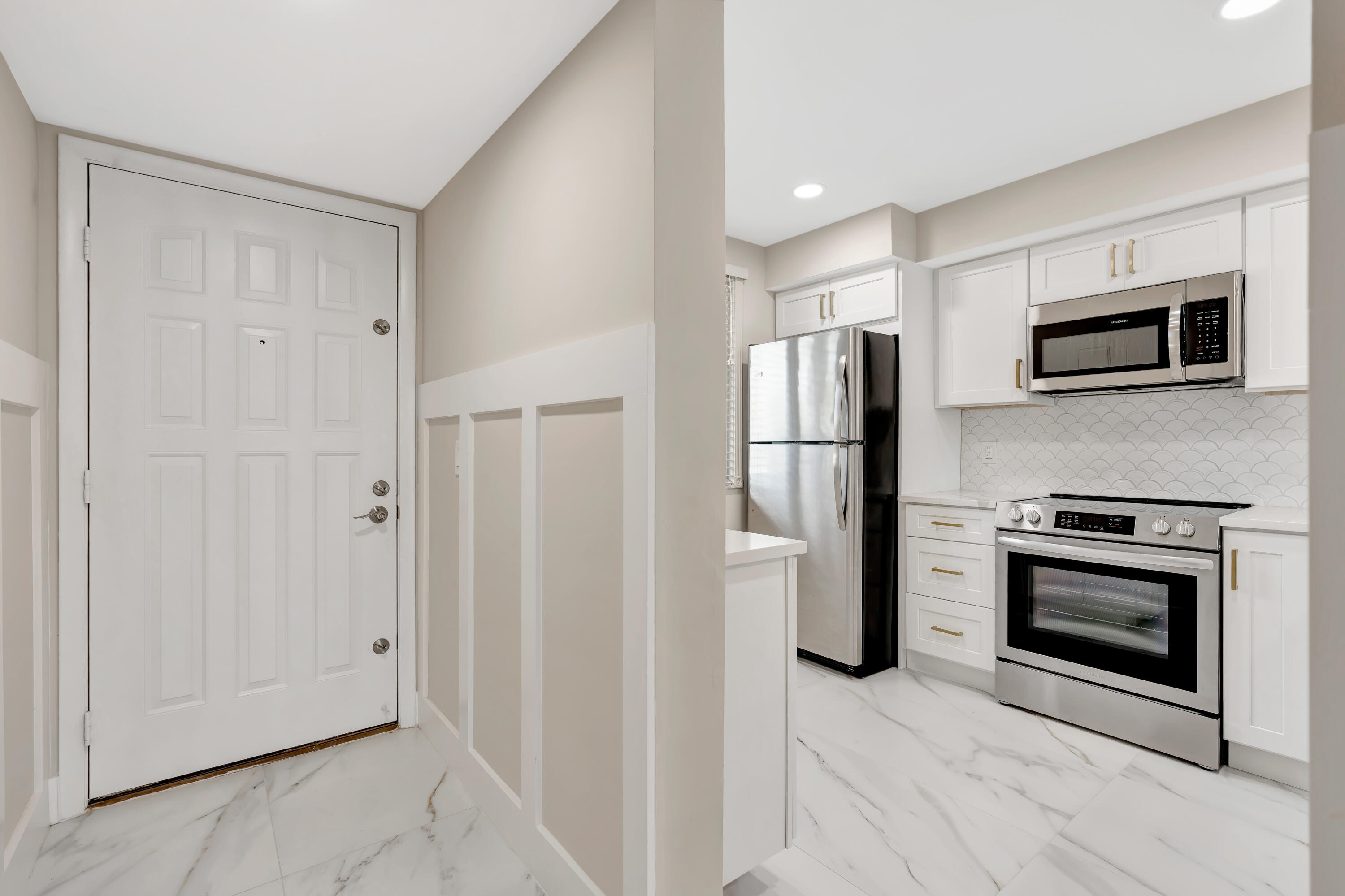 2501 Marina Isle Way 104