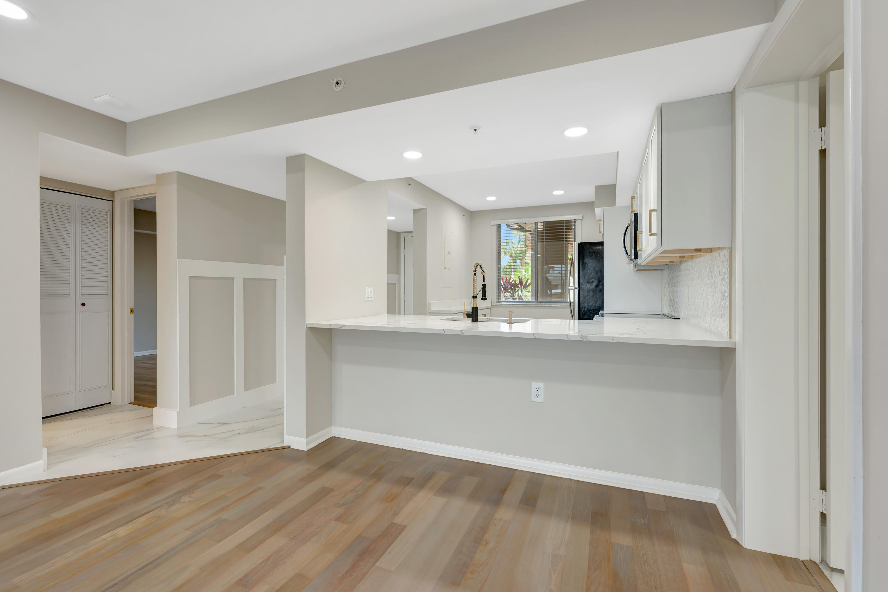 2501 Marina Isle Way 104