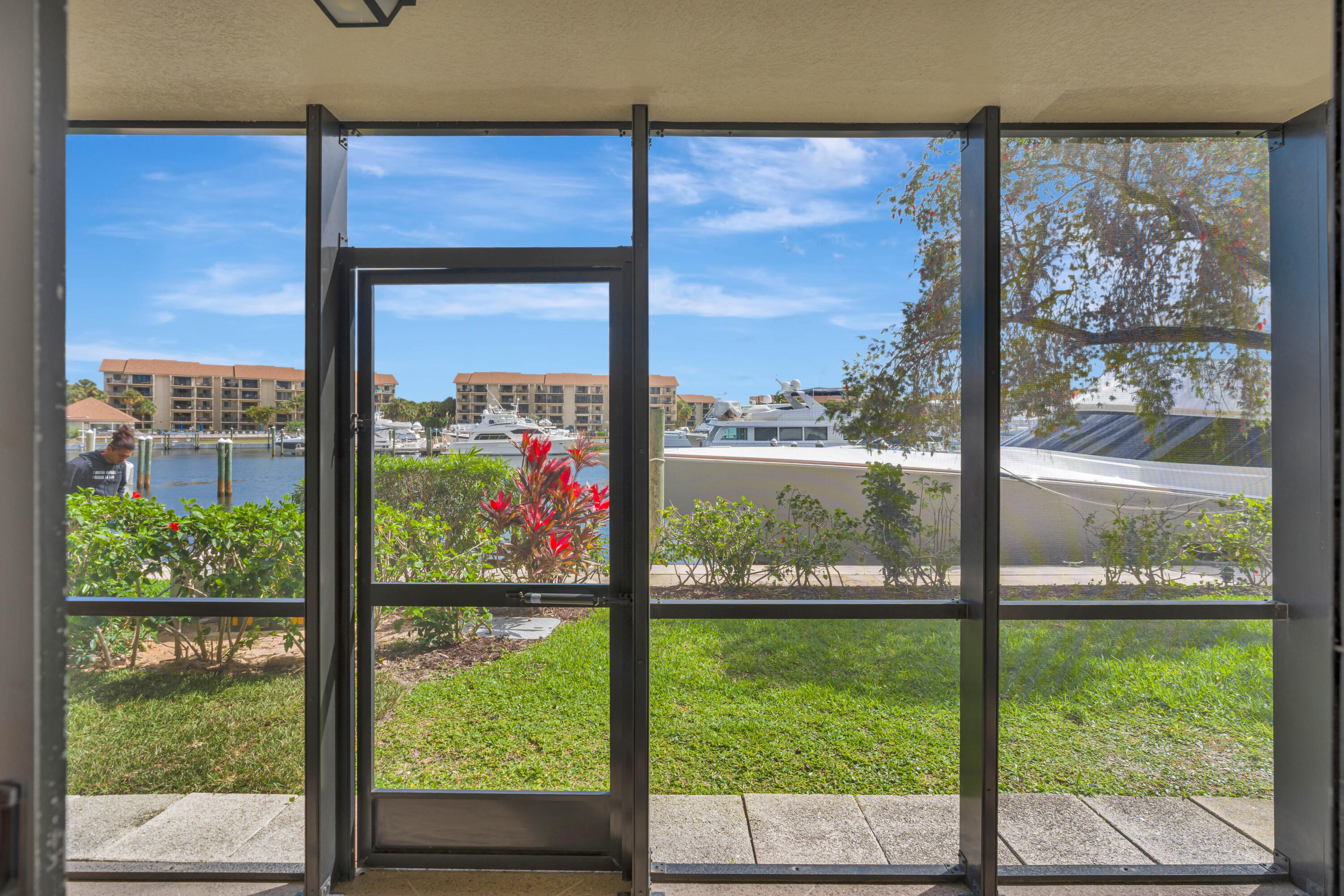 2501 Marina Isle Way 104