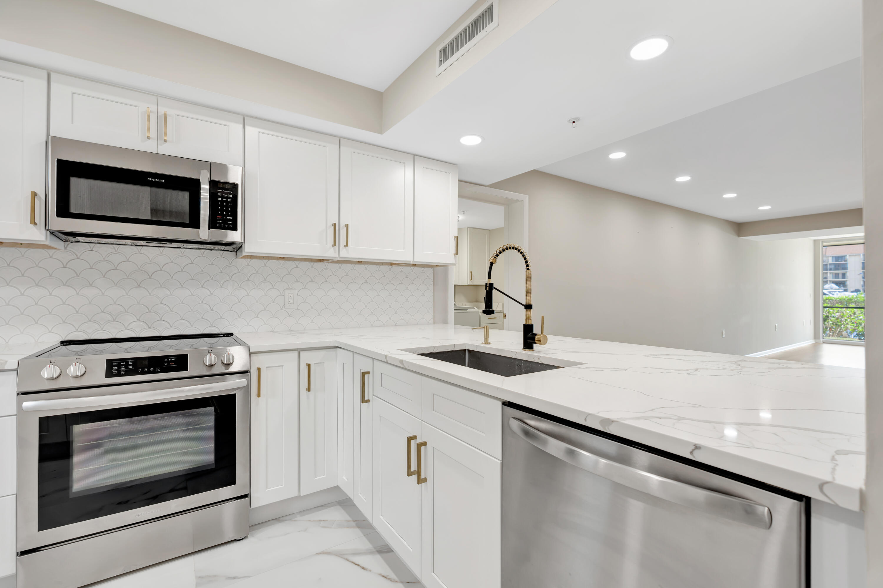 2501 Marina Isle Way 104