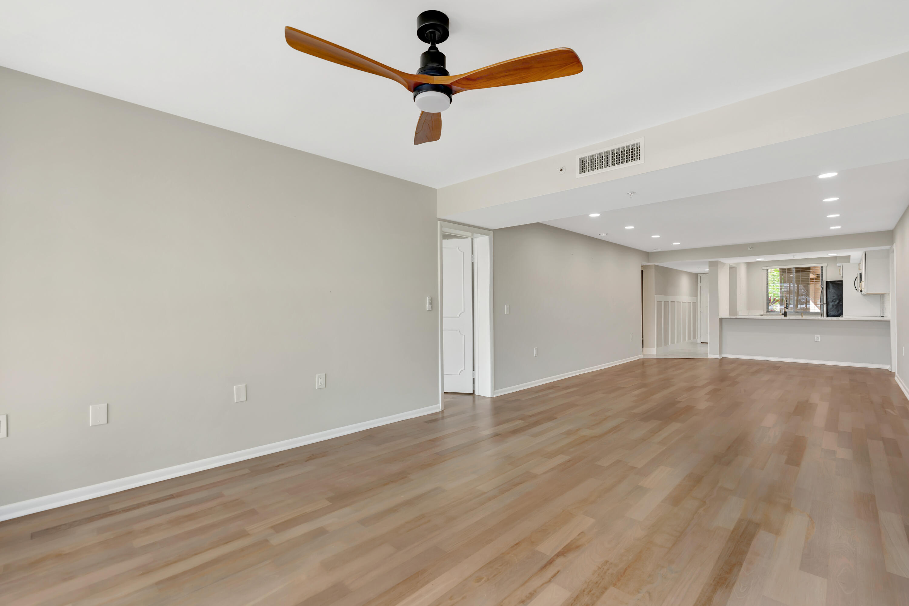 2501 Marina Isle Way 104