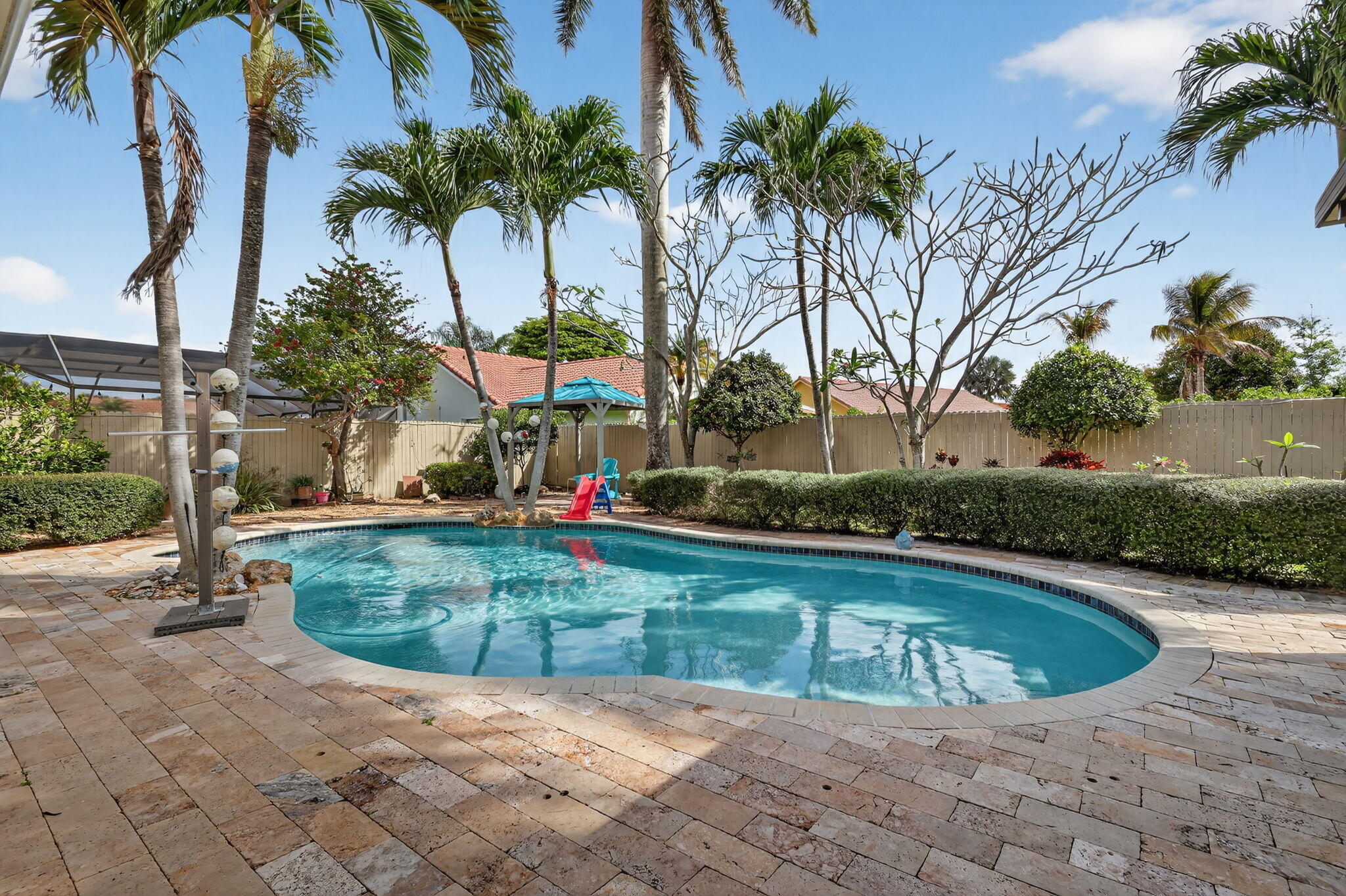 5875 Sun Pointe Circle