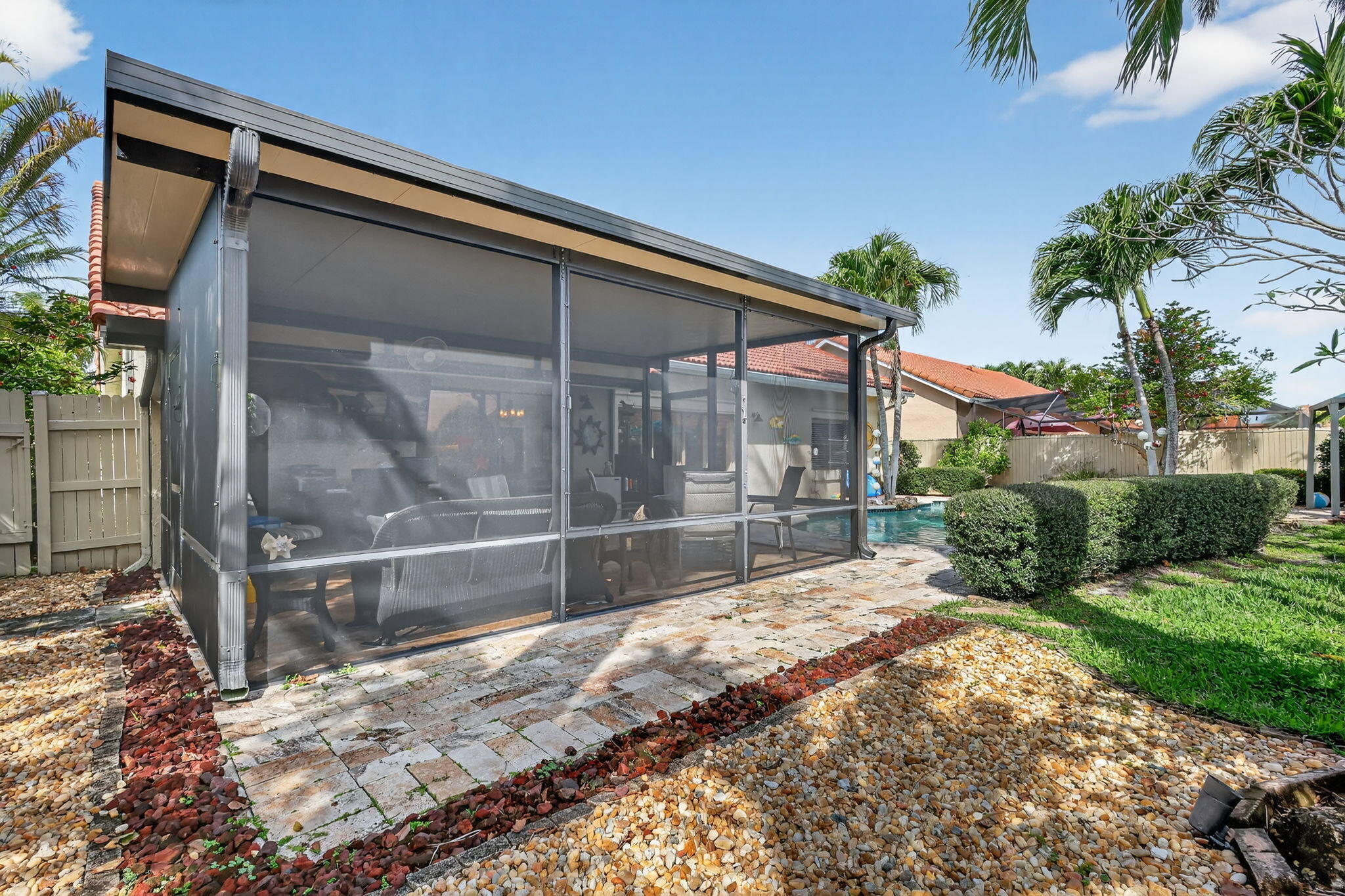 5875 Sun Pointe Circle