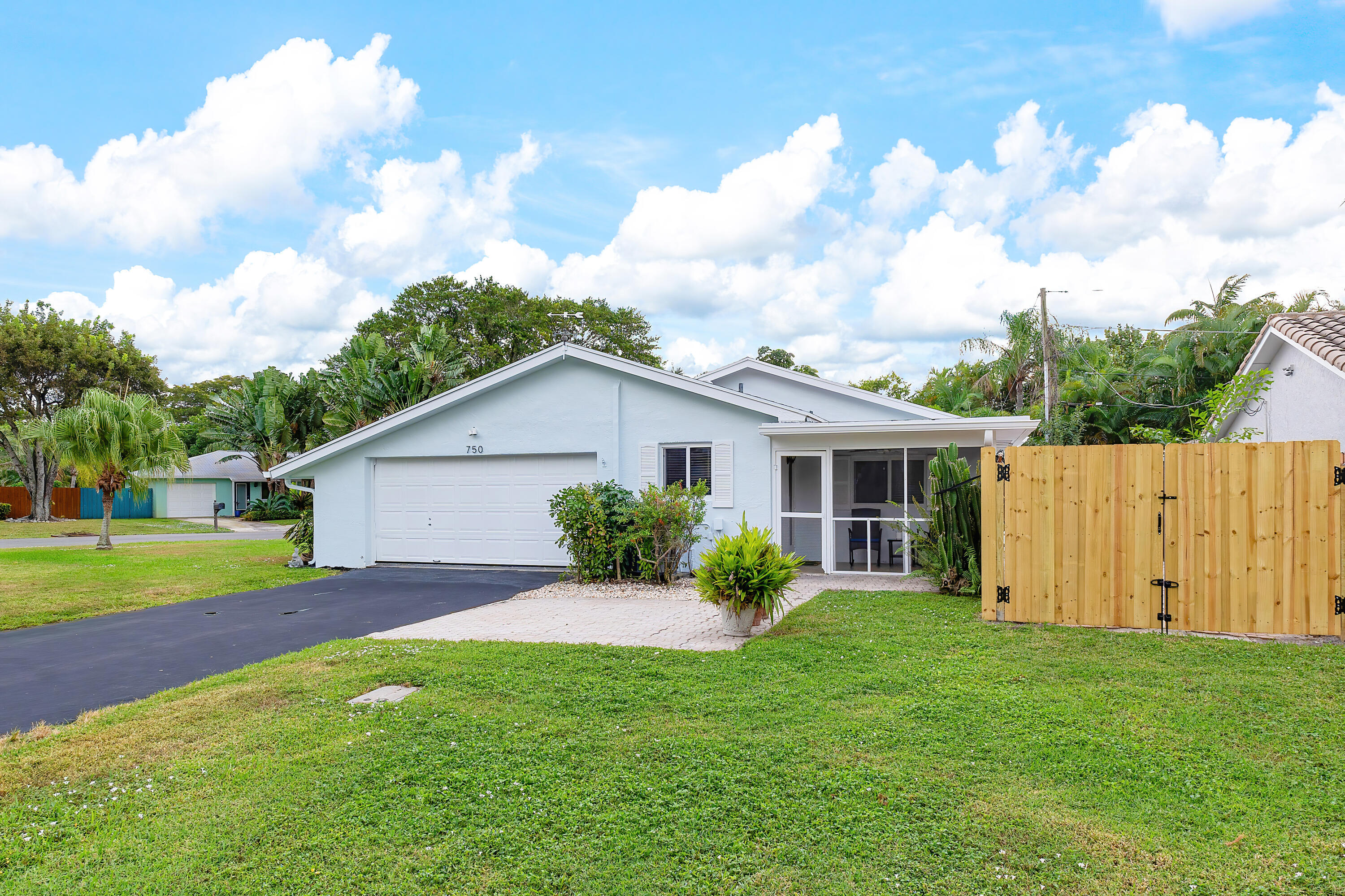 750 Heron Drive