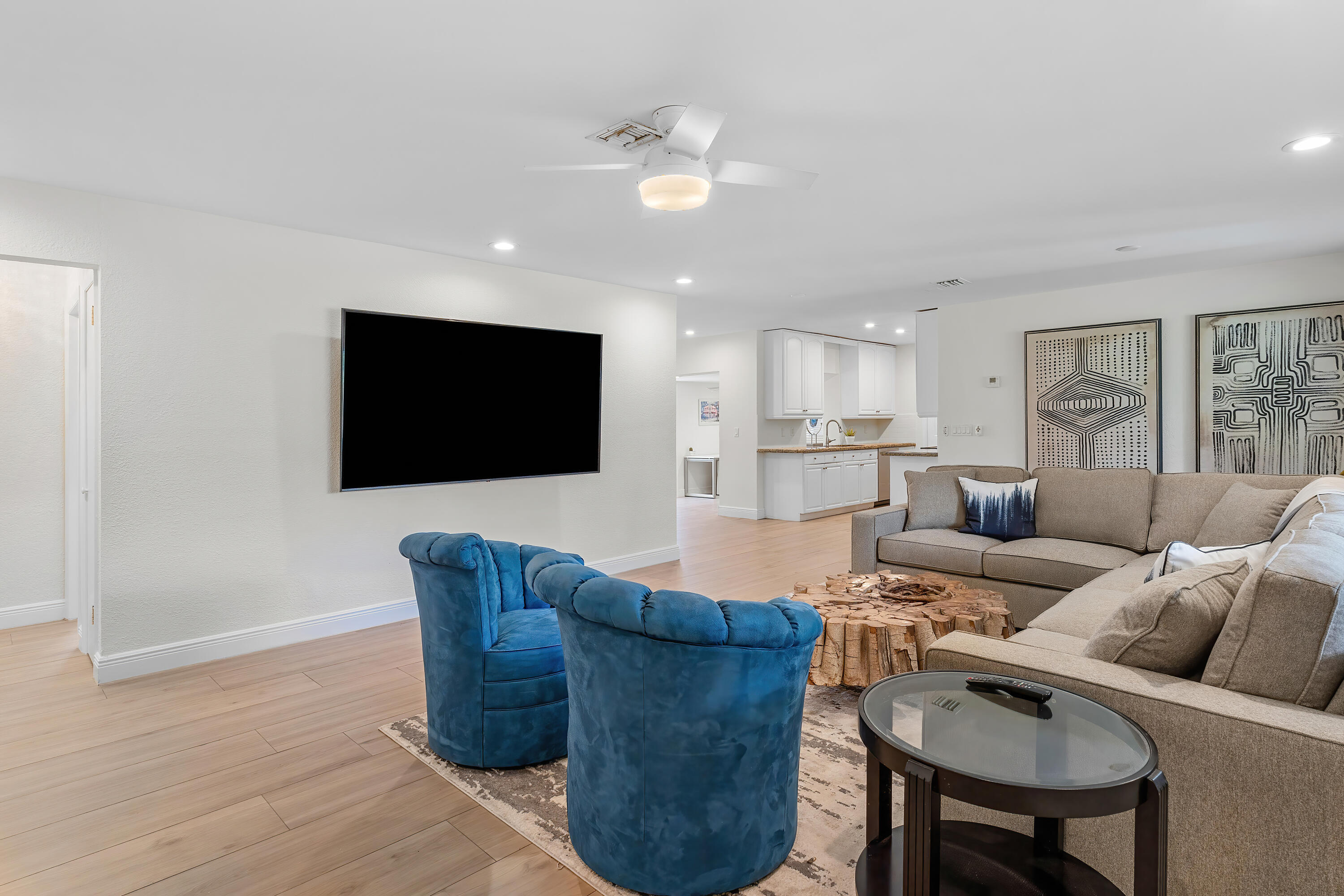 750 Heron Drive