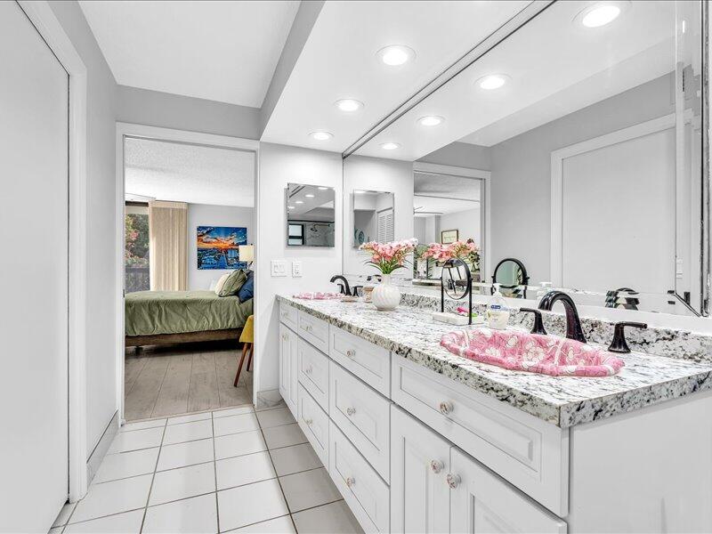 277 N Ocean Boulevard 102