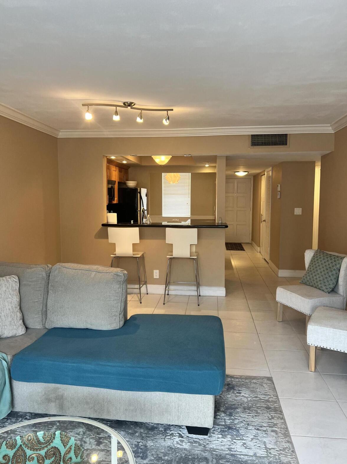 777 S Federal Highway 101 M