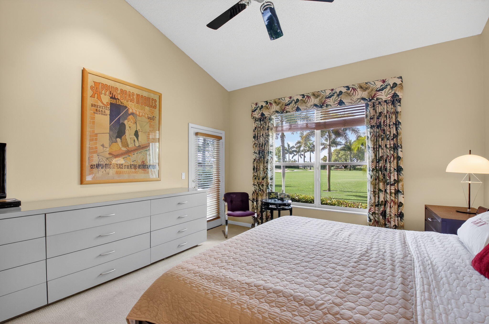 6894 Swan Sea Lane