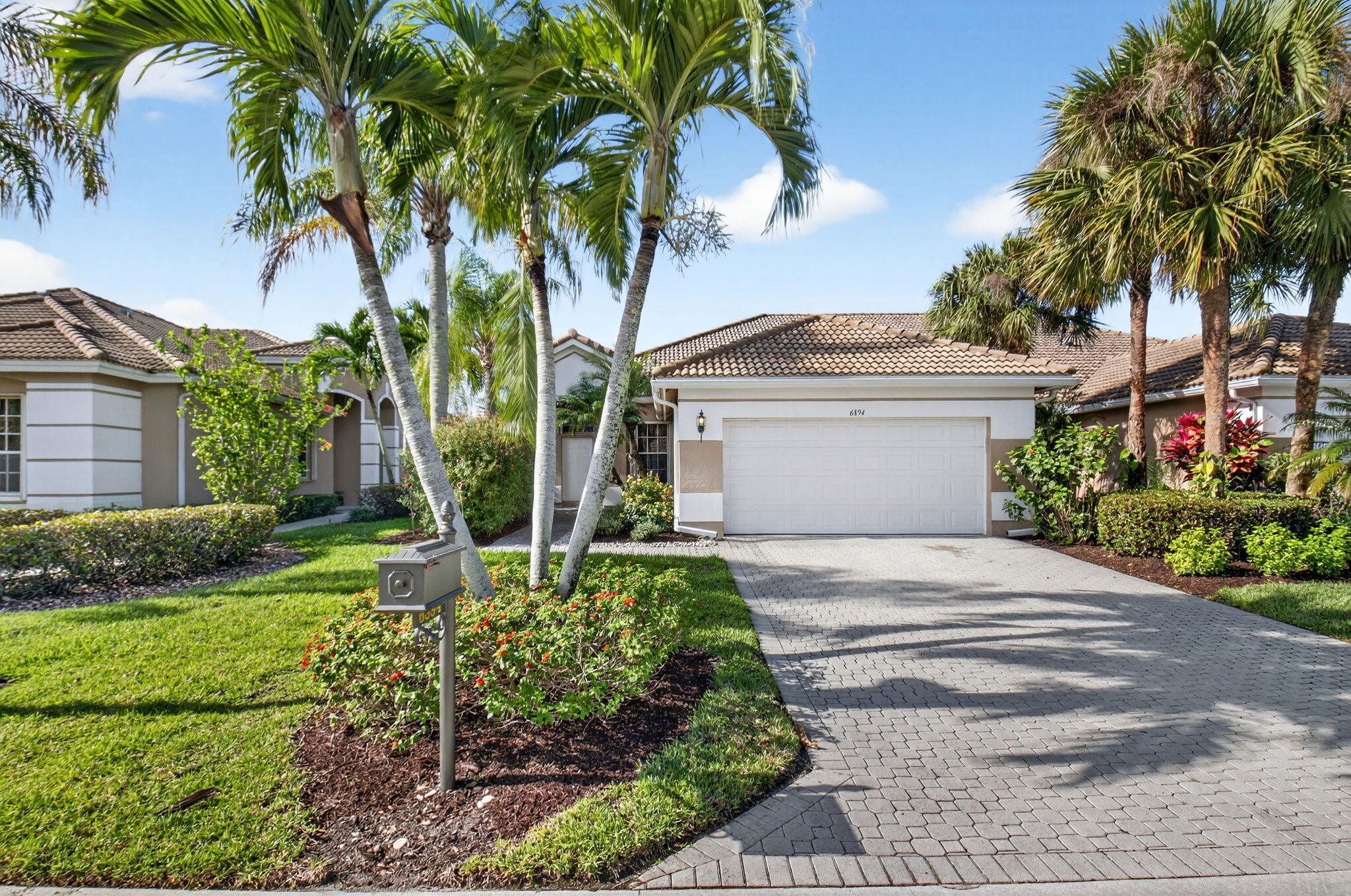 6894 Swan Sea Lane