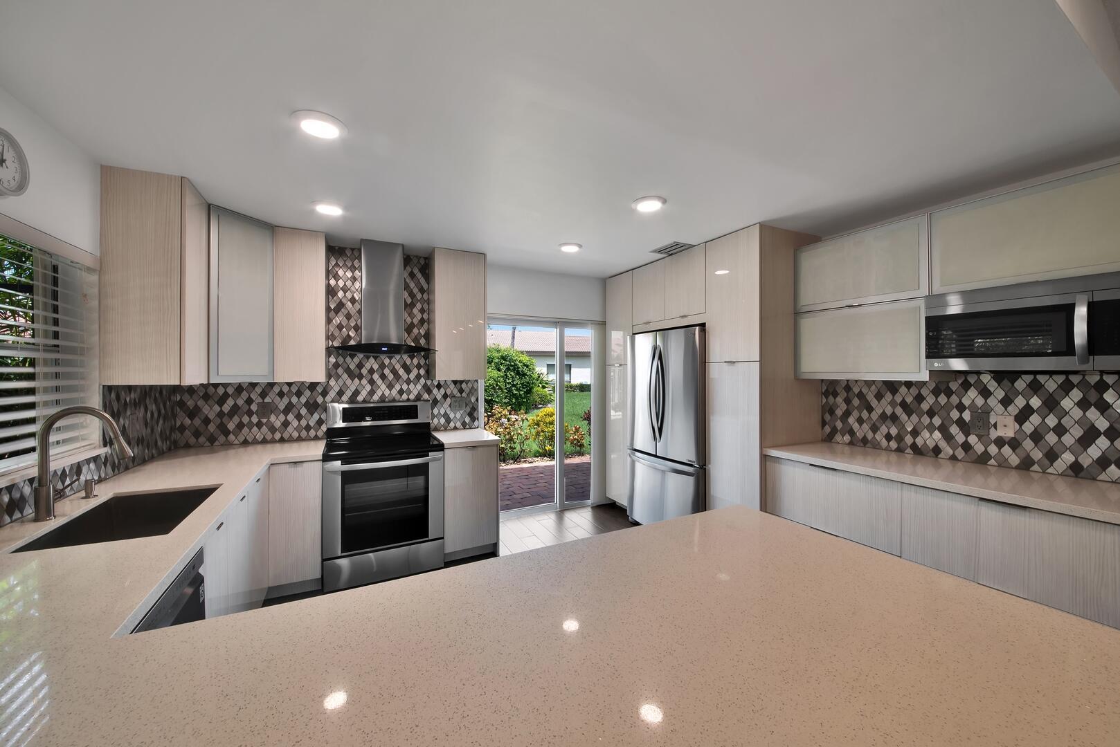 5529 Lakeview Mews Terrace
