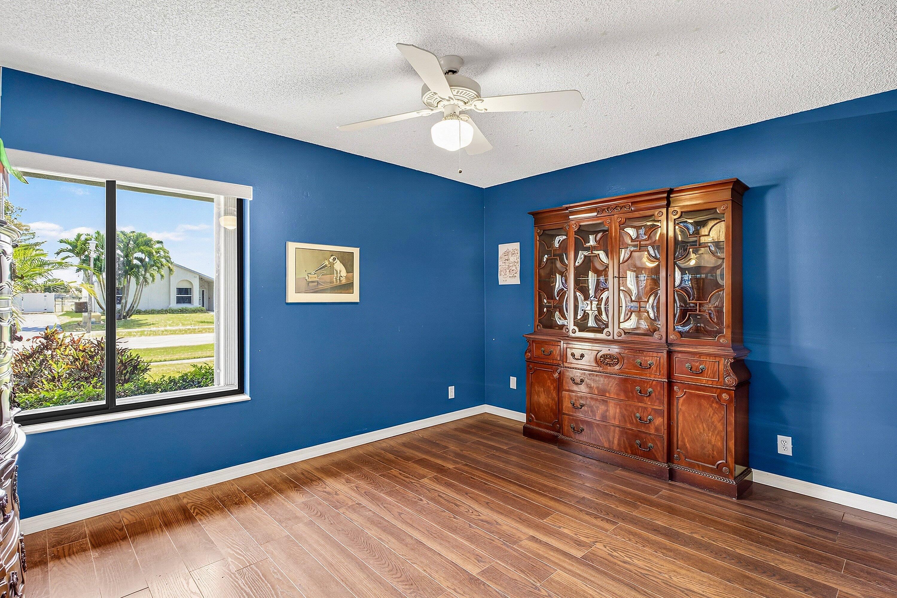 10299 S 186th Ct S S