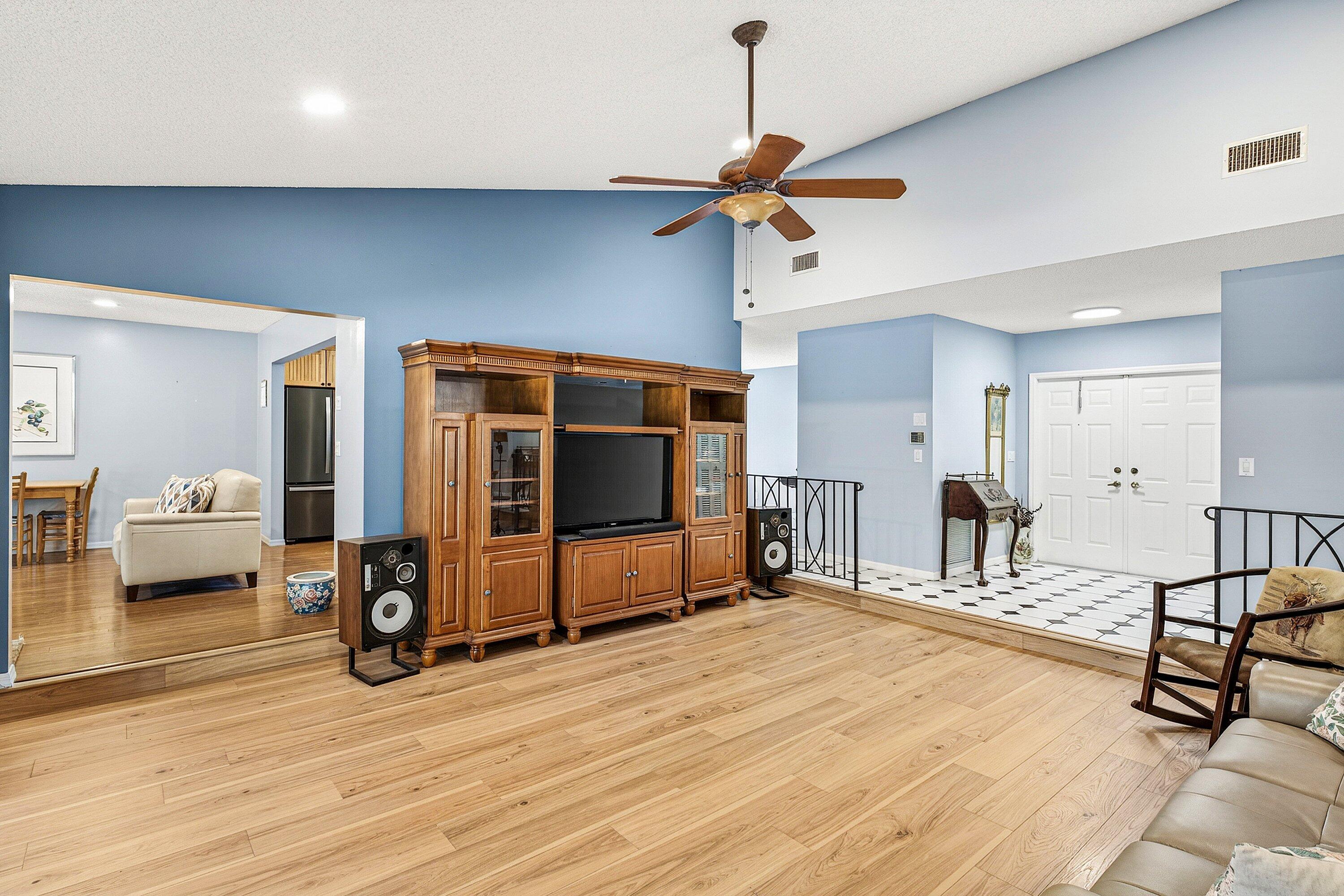 10299 S 186th Ct S S