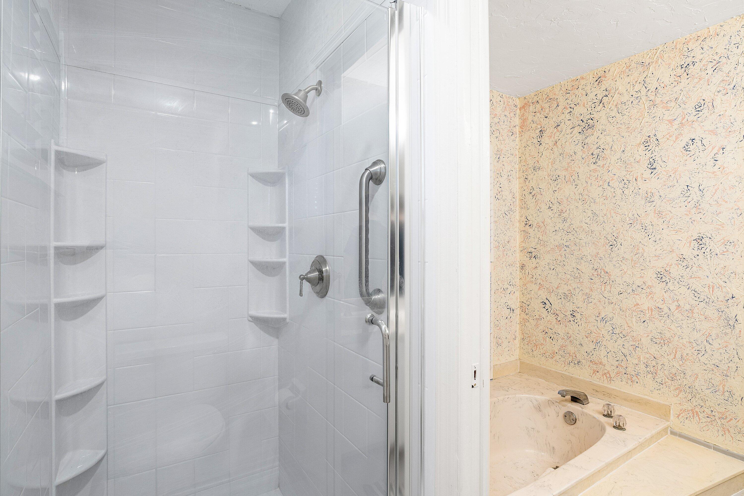 10299 S 186th Ct S S