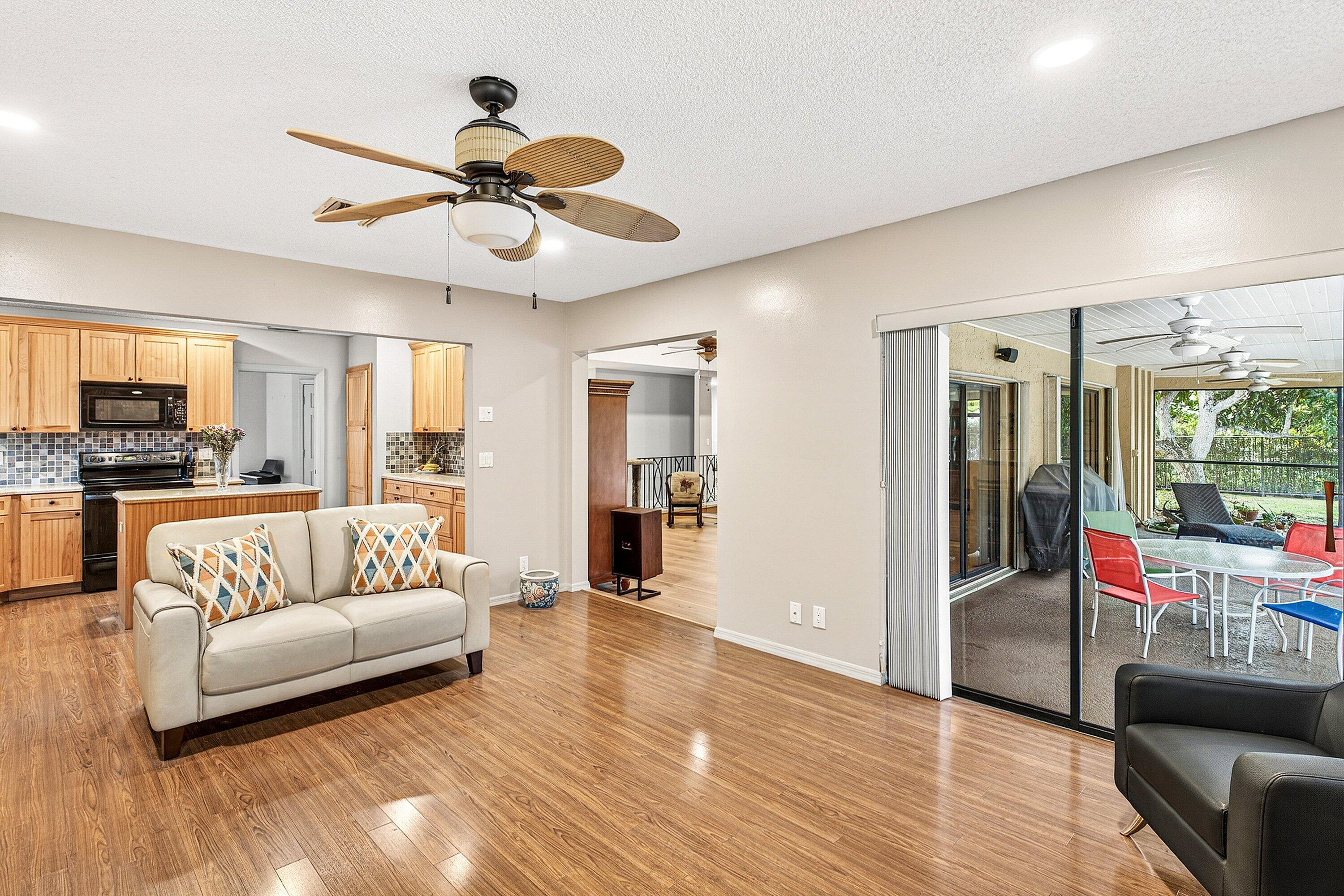 10299 S 186th Ct S S