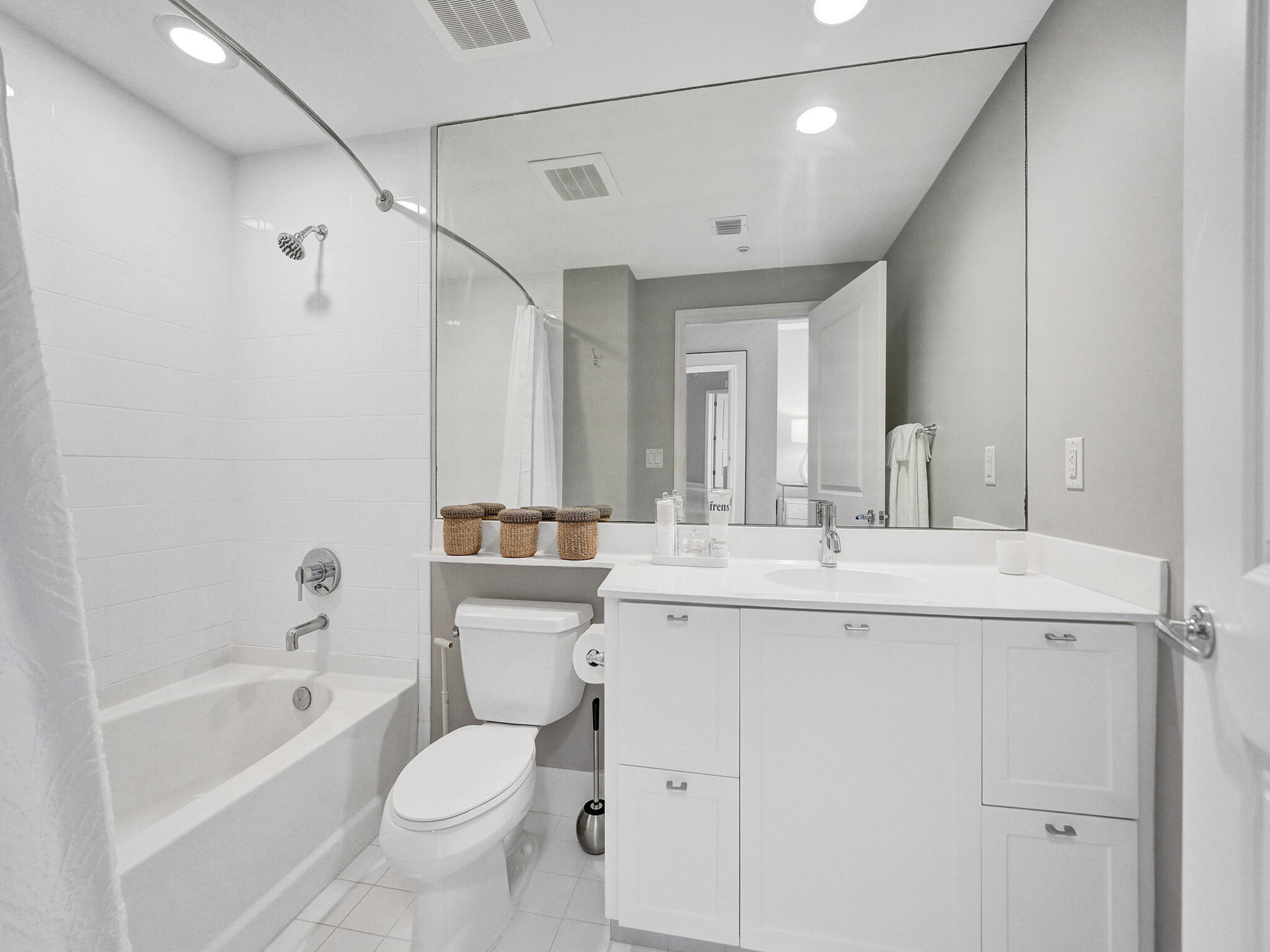 225 NE 1st Street 412