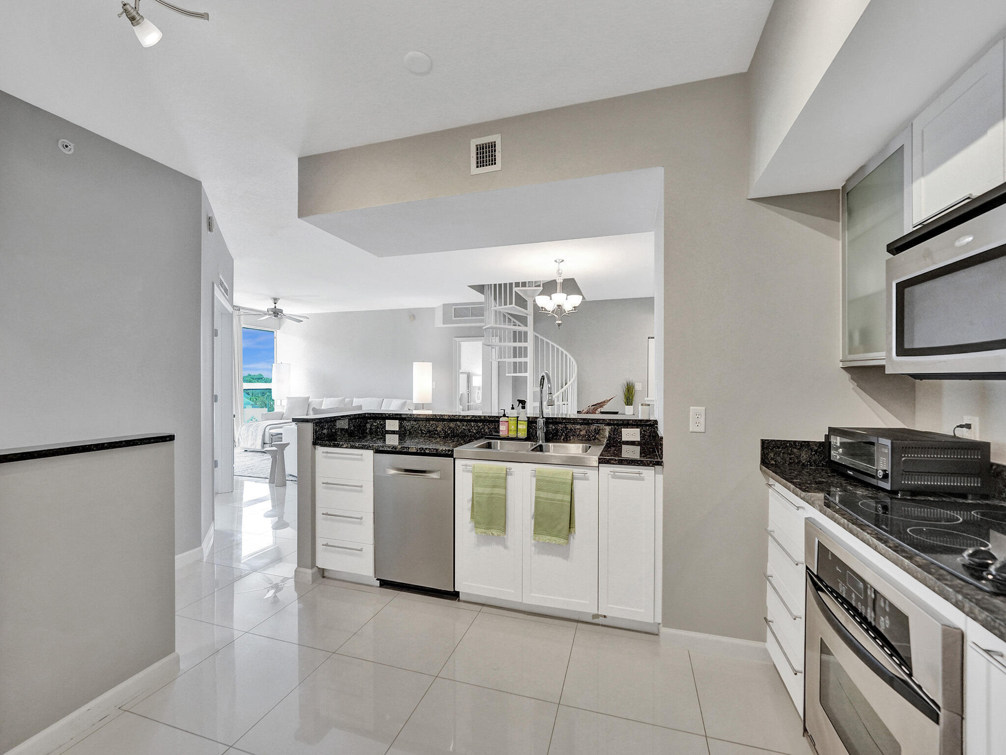 225 NE 1st Street 412