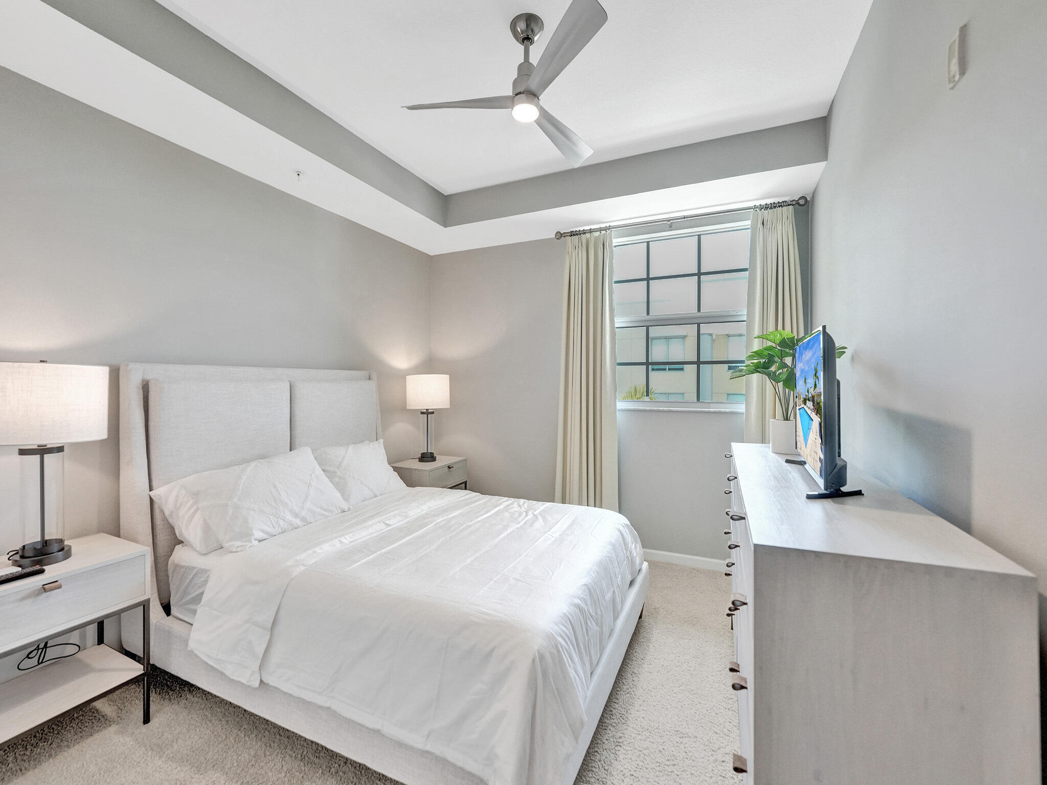 225 NE 1st Street 412