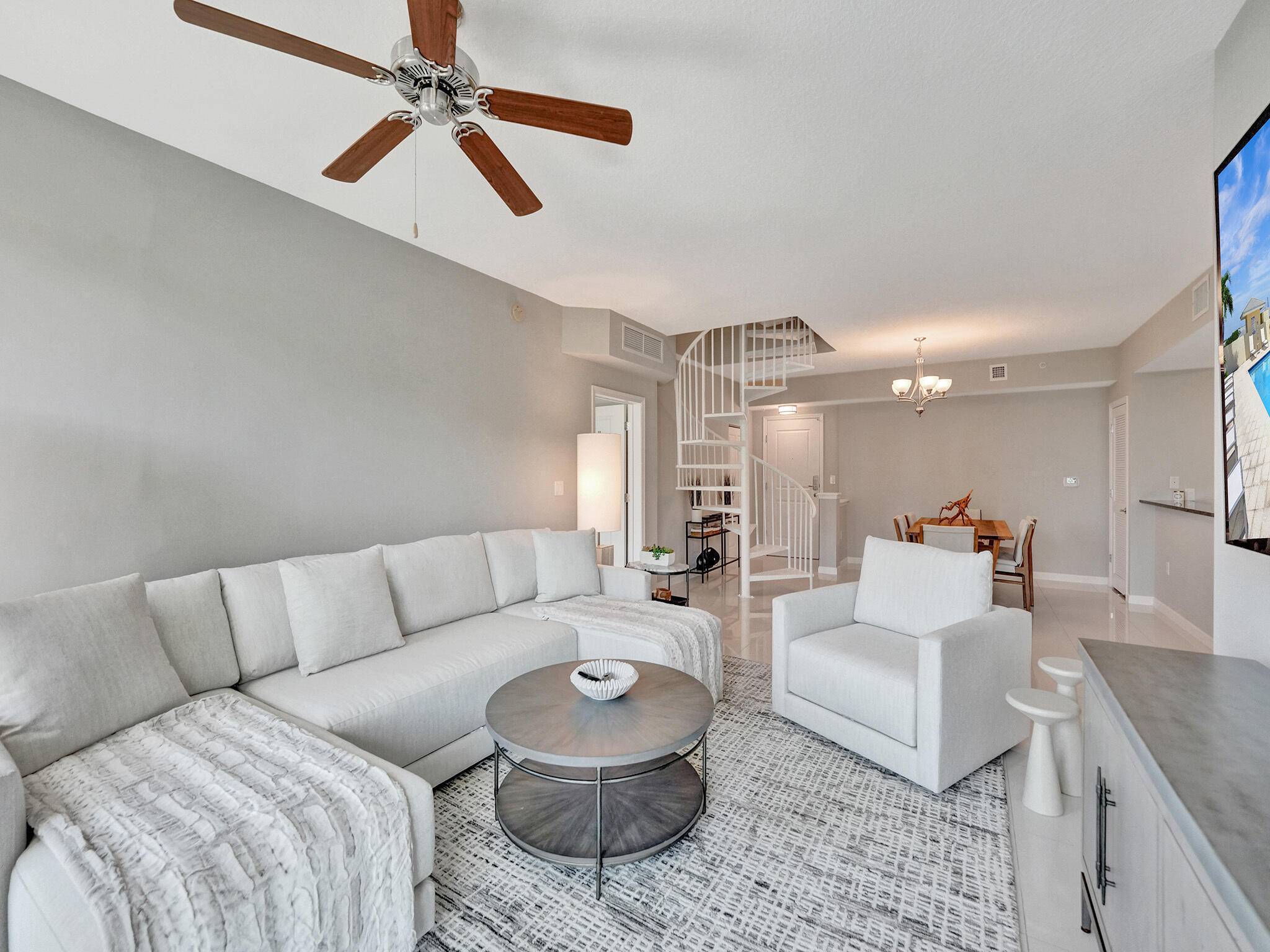 225 NE 1st Street 412