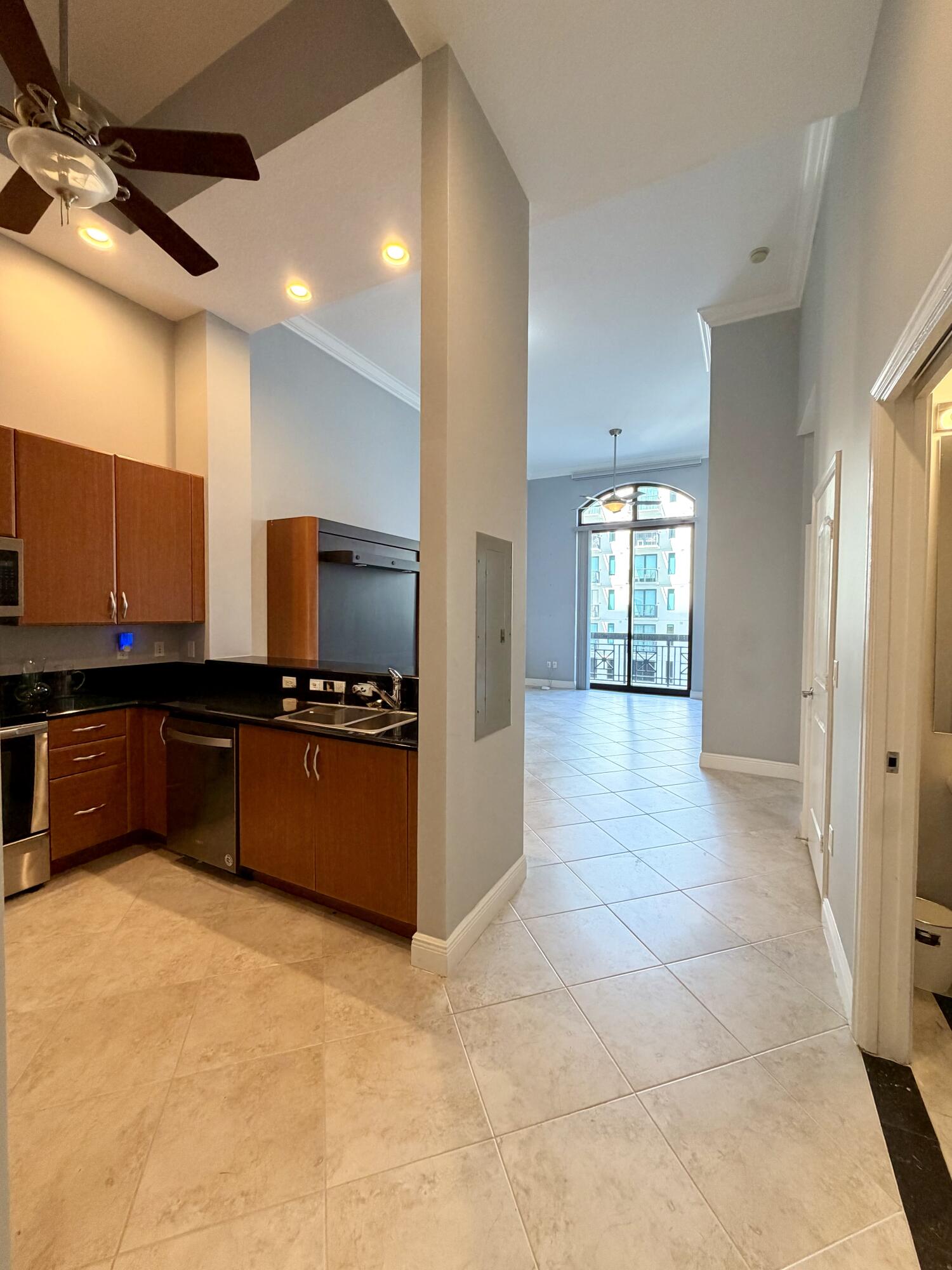701 S Olive Avenue 317