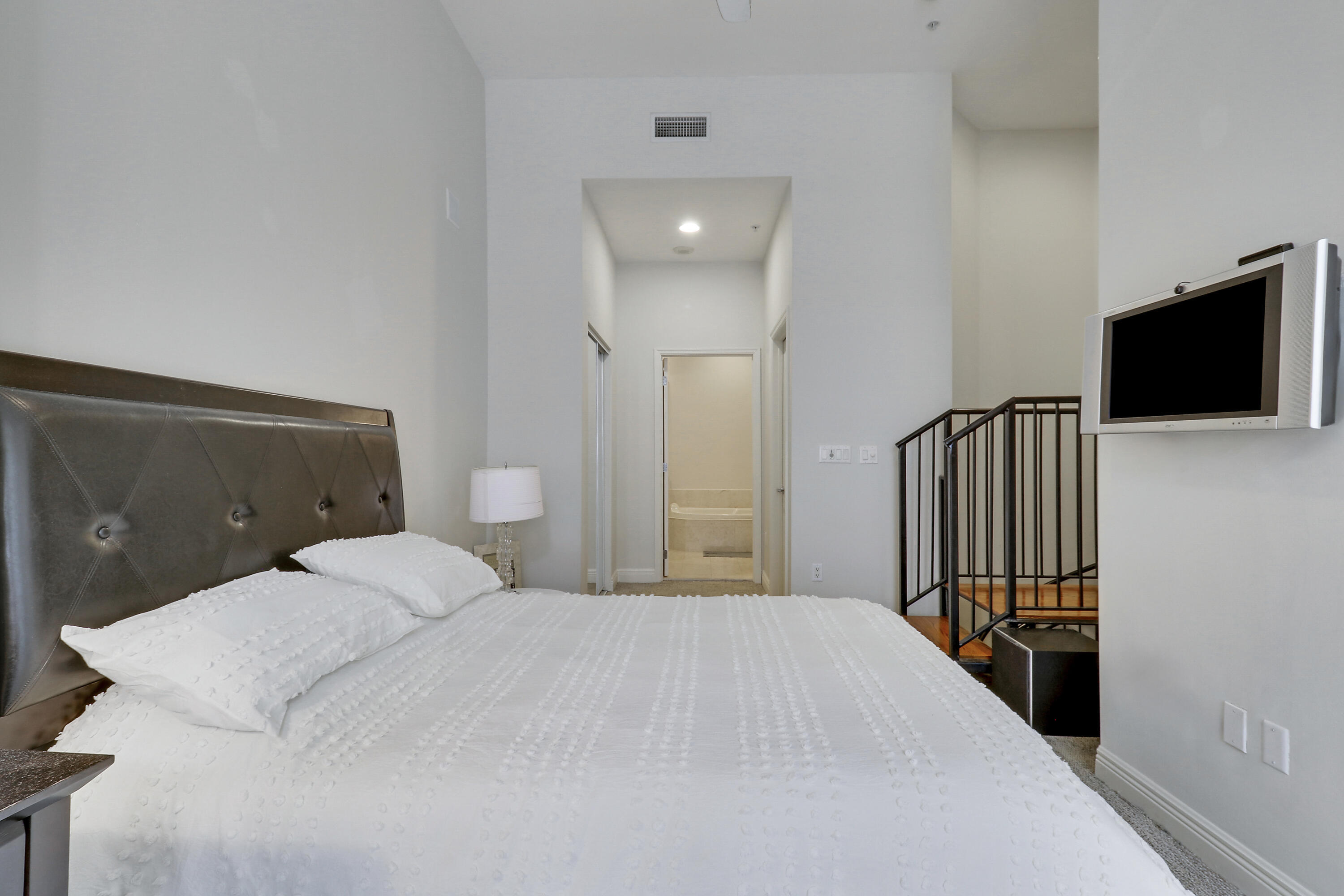 801 S Olive Avenue 223