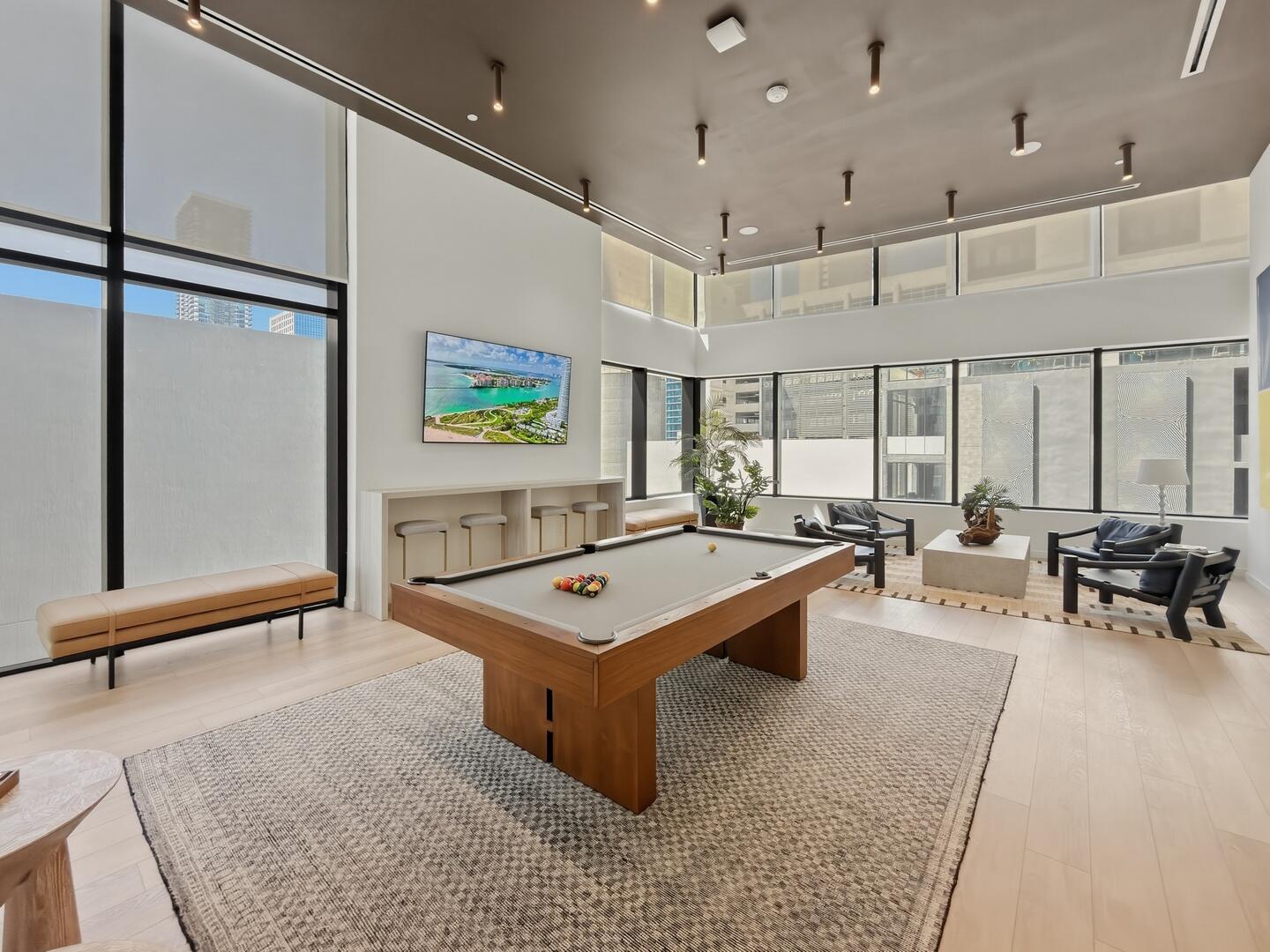 225 N Miami Avenue Unit: 2002