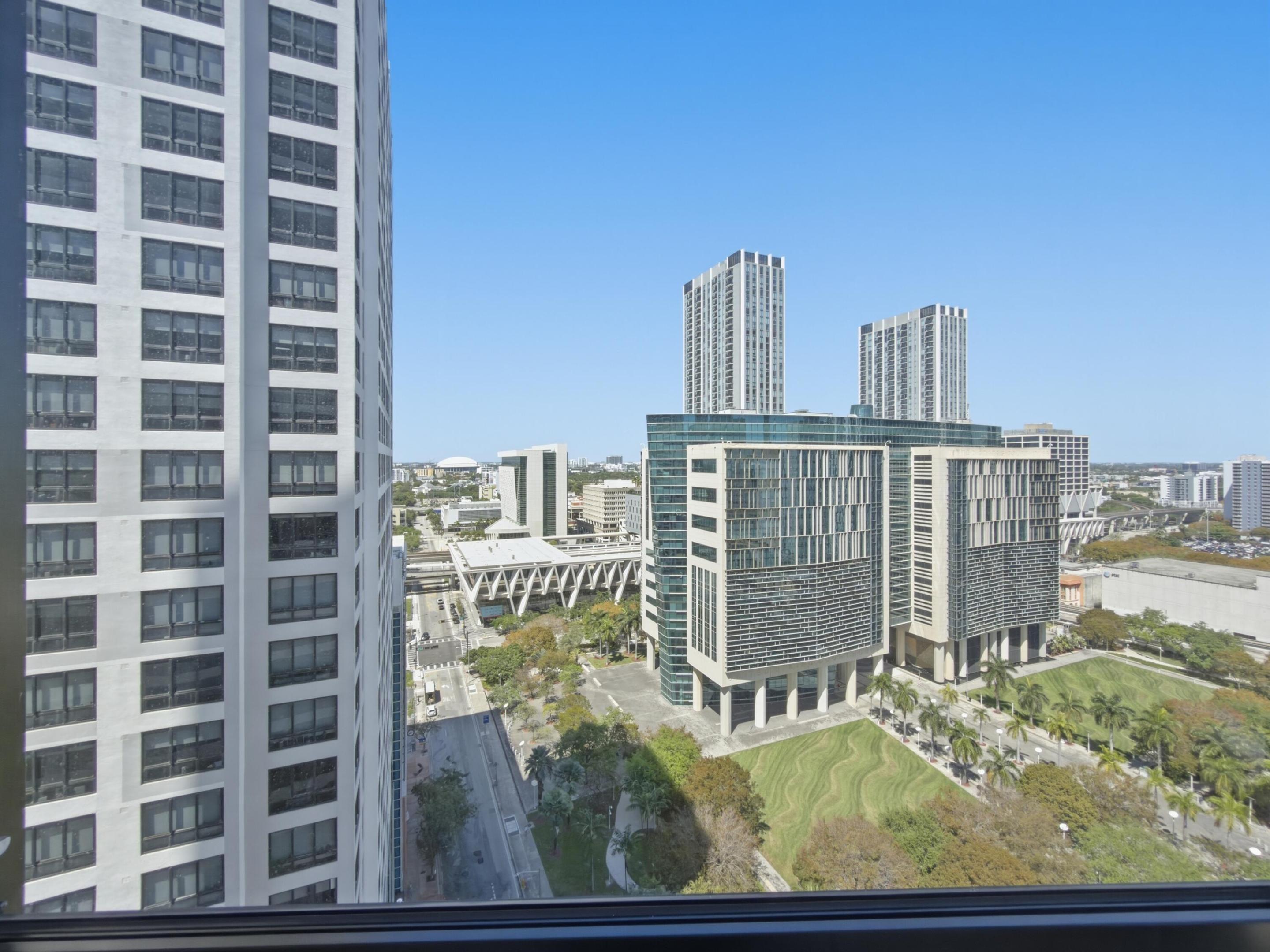 225 N Miami Avenue Unit: 2002