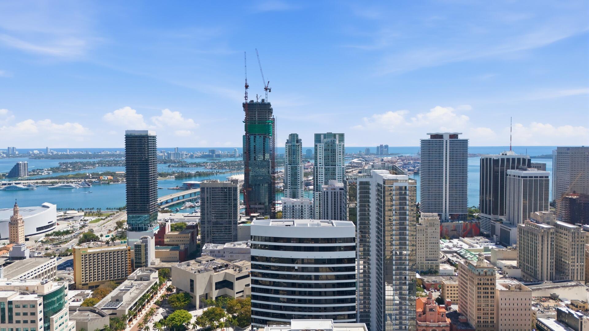 225 N Miami Avenue Unit: 2002