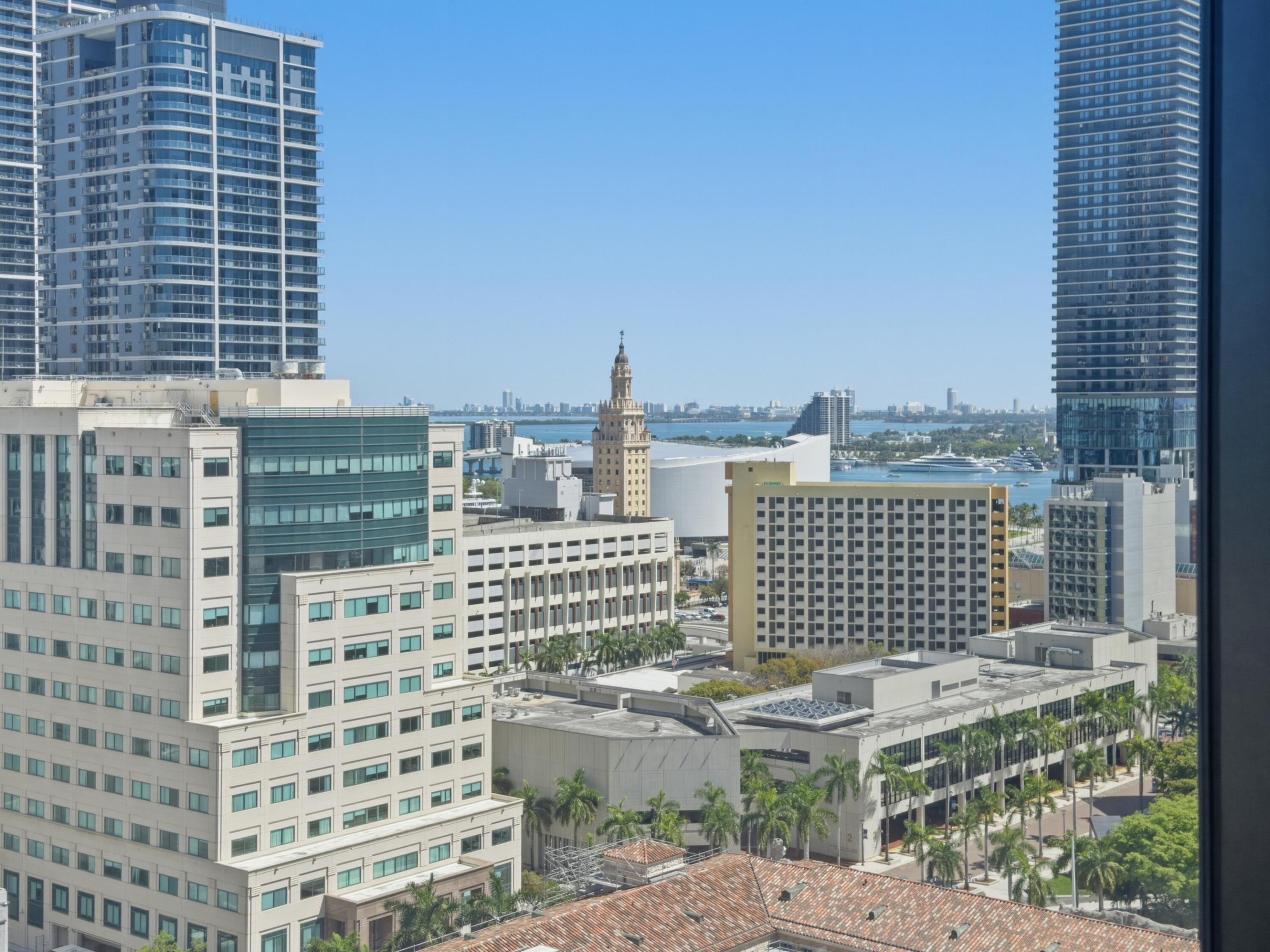 225 N Miami Avenue Unit: 2002