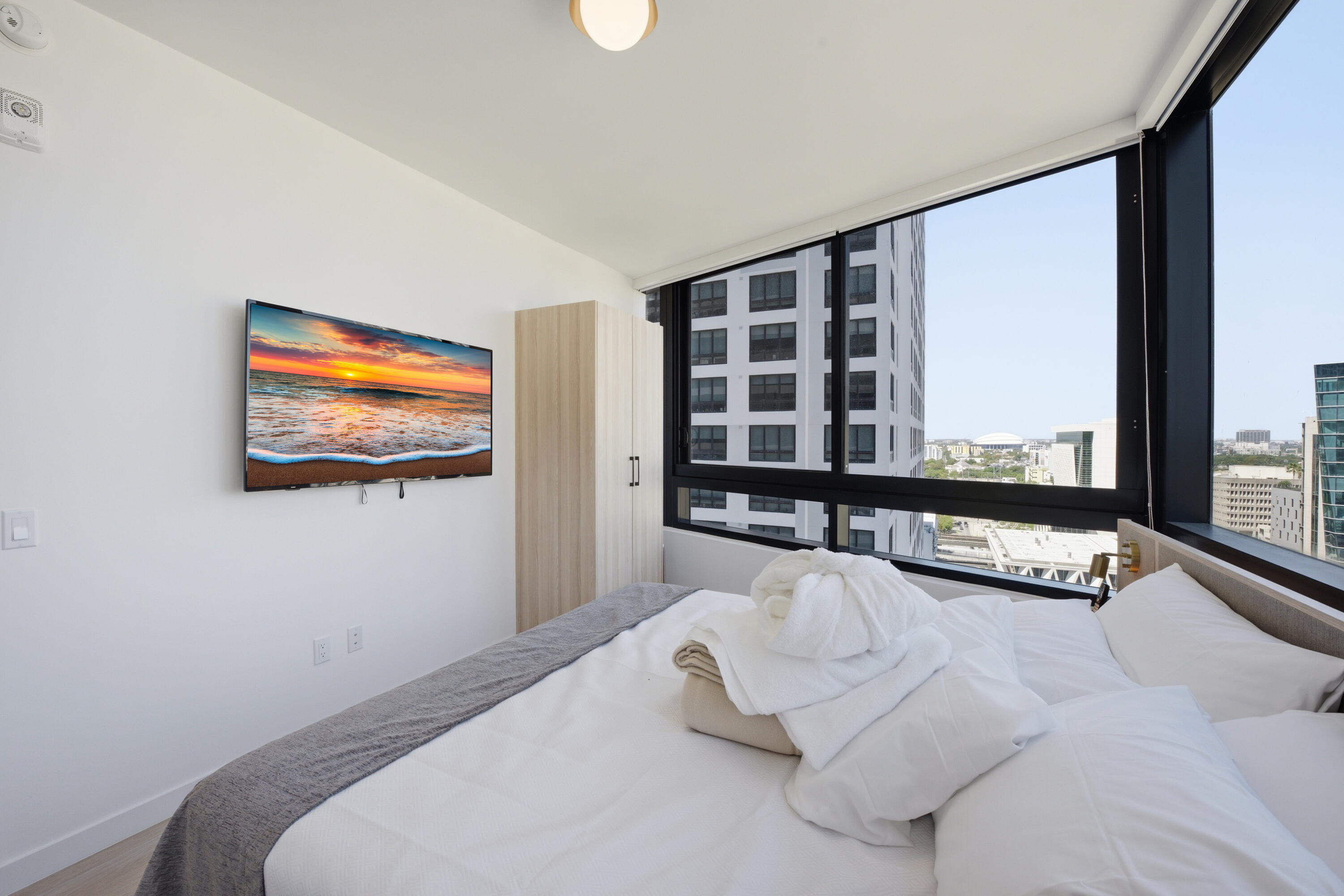 225 N Miami Avenue Unit: 2002