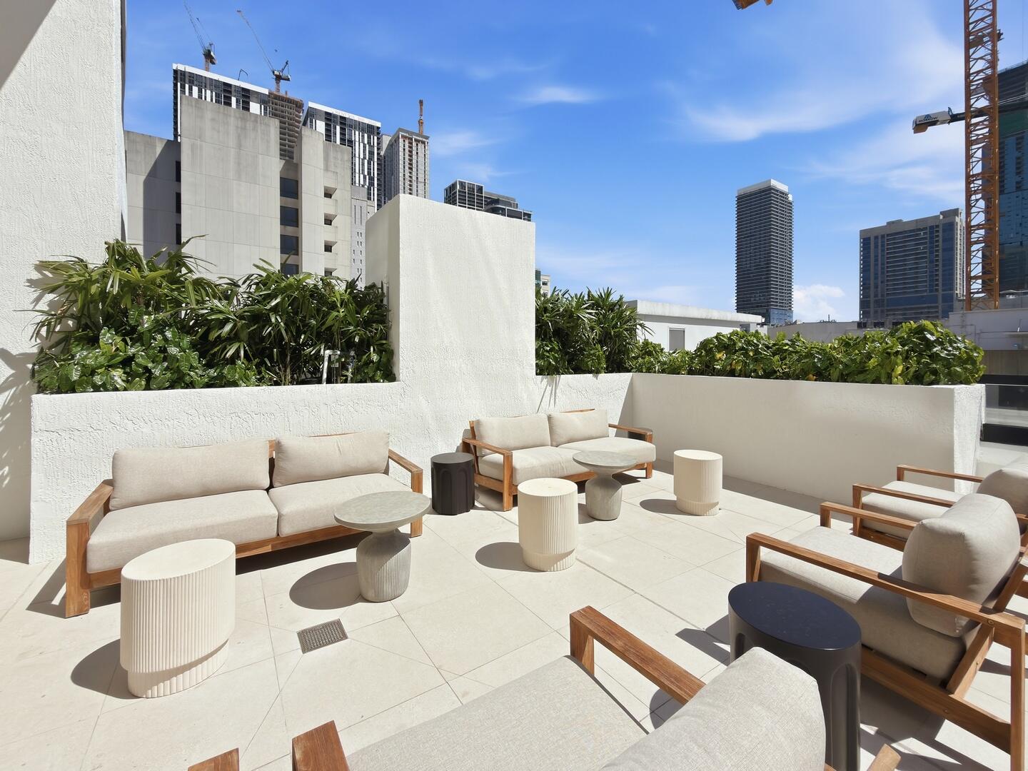 225 N Miami Avenue Unit: 2002