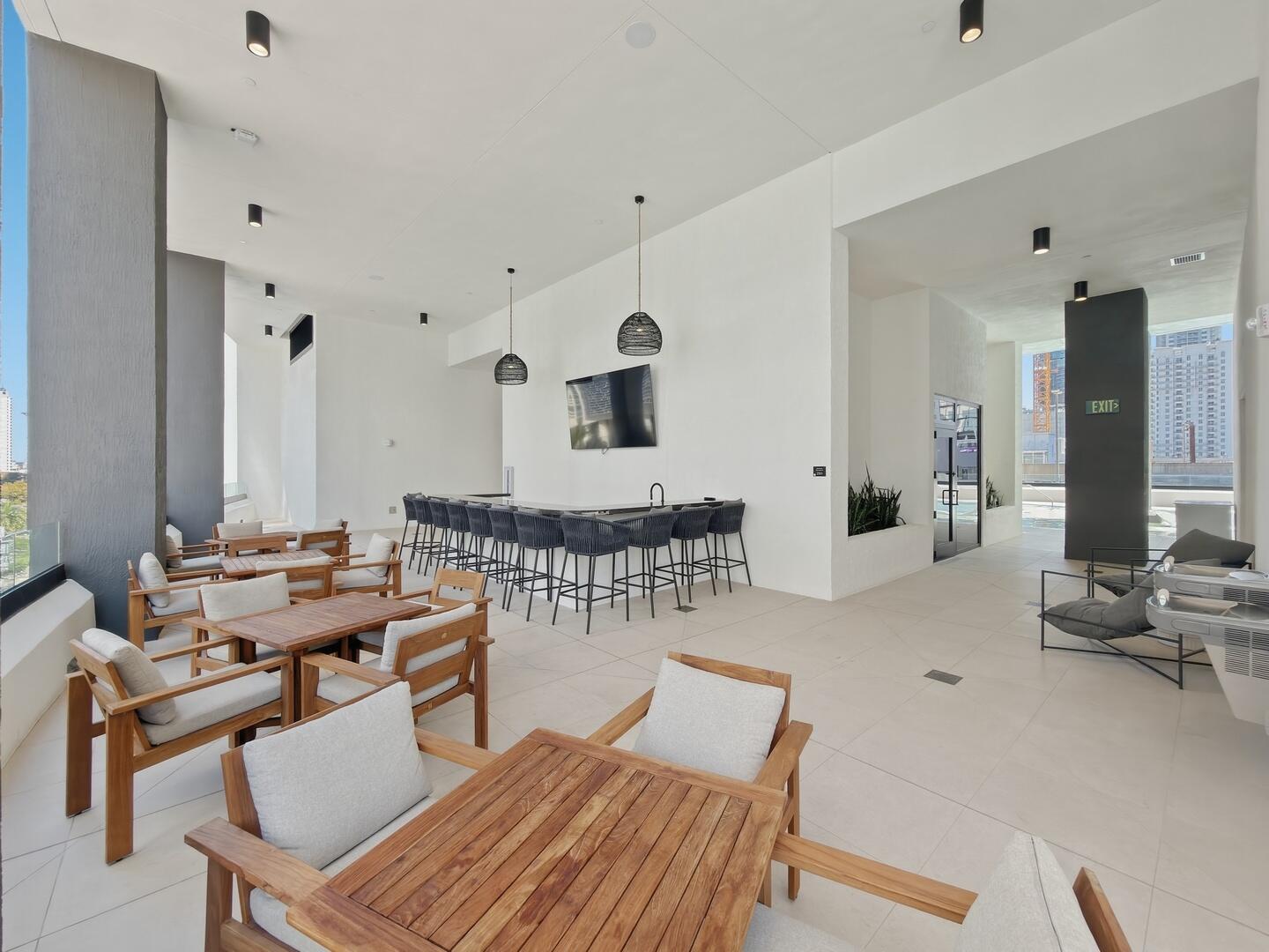 225 N Miami Avenue Unit: 2002