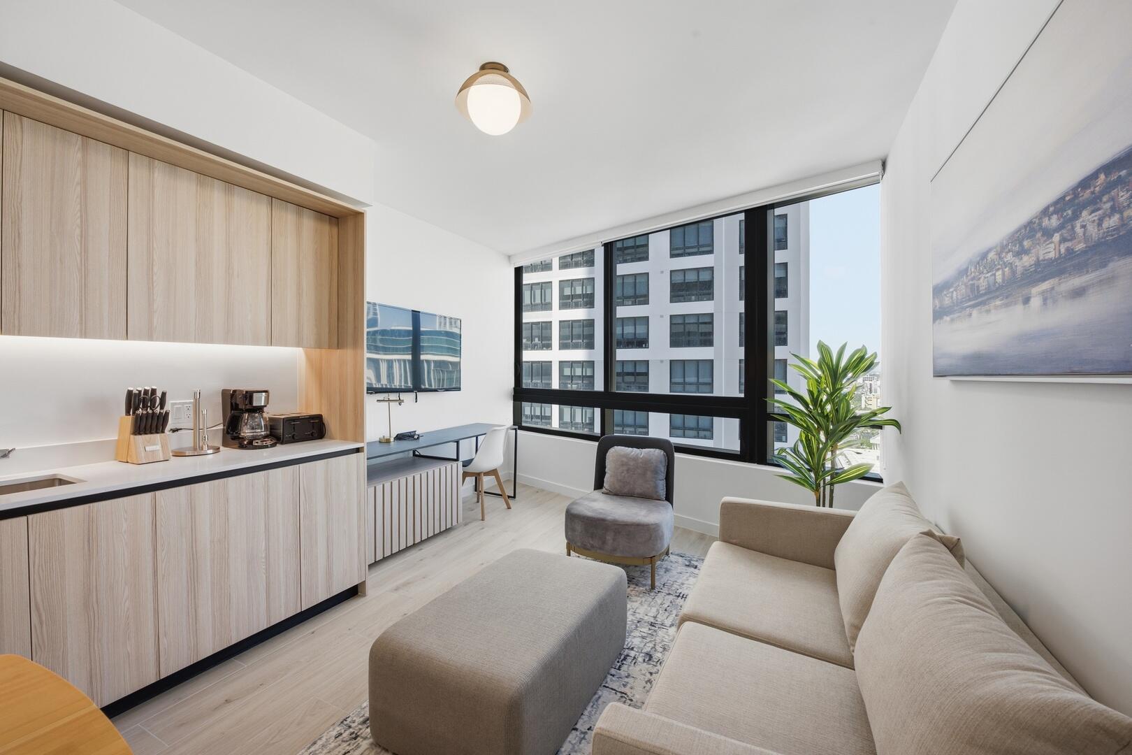 225 N Miami Avenue Unit: 2002