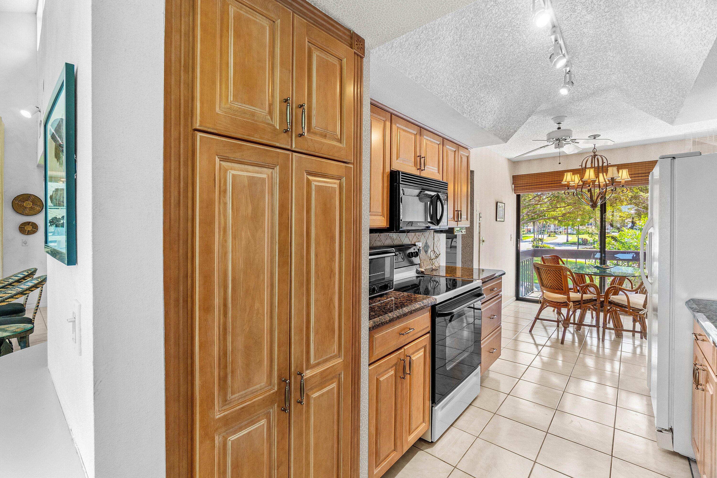 7809 Lakeside Boulevard 4