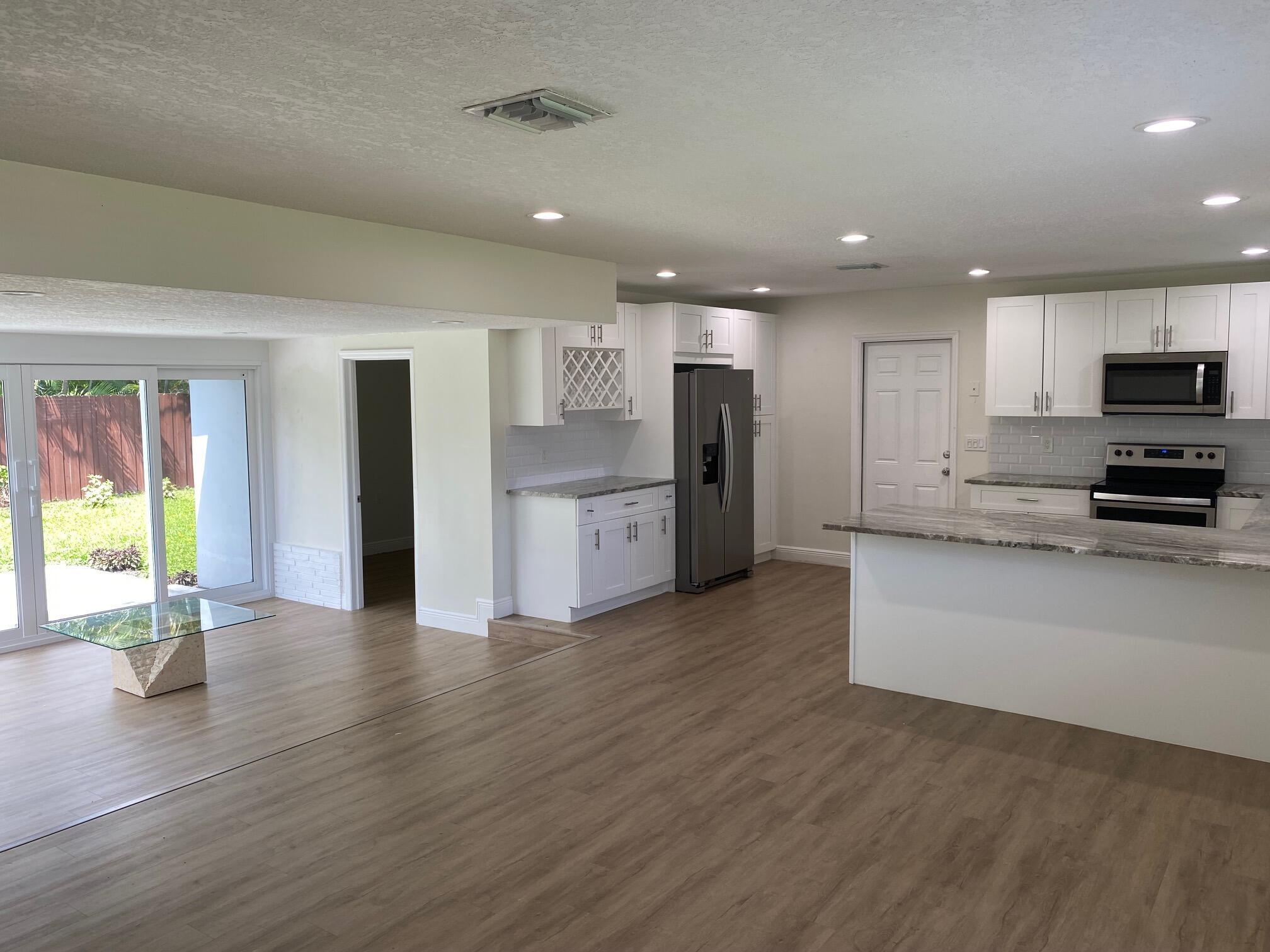 2751 NE 26th Terrace