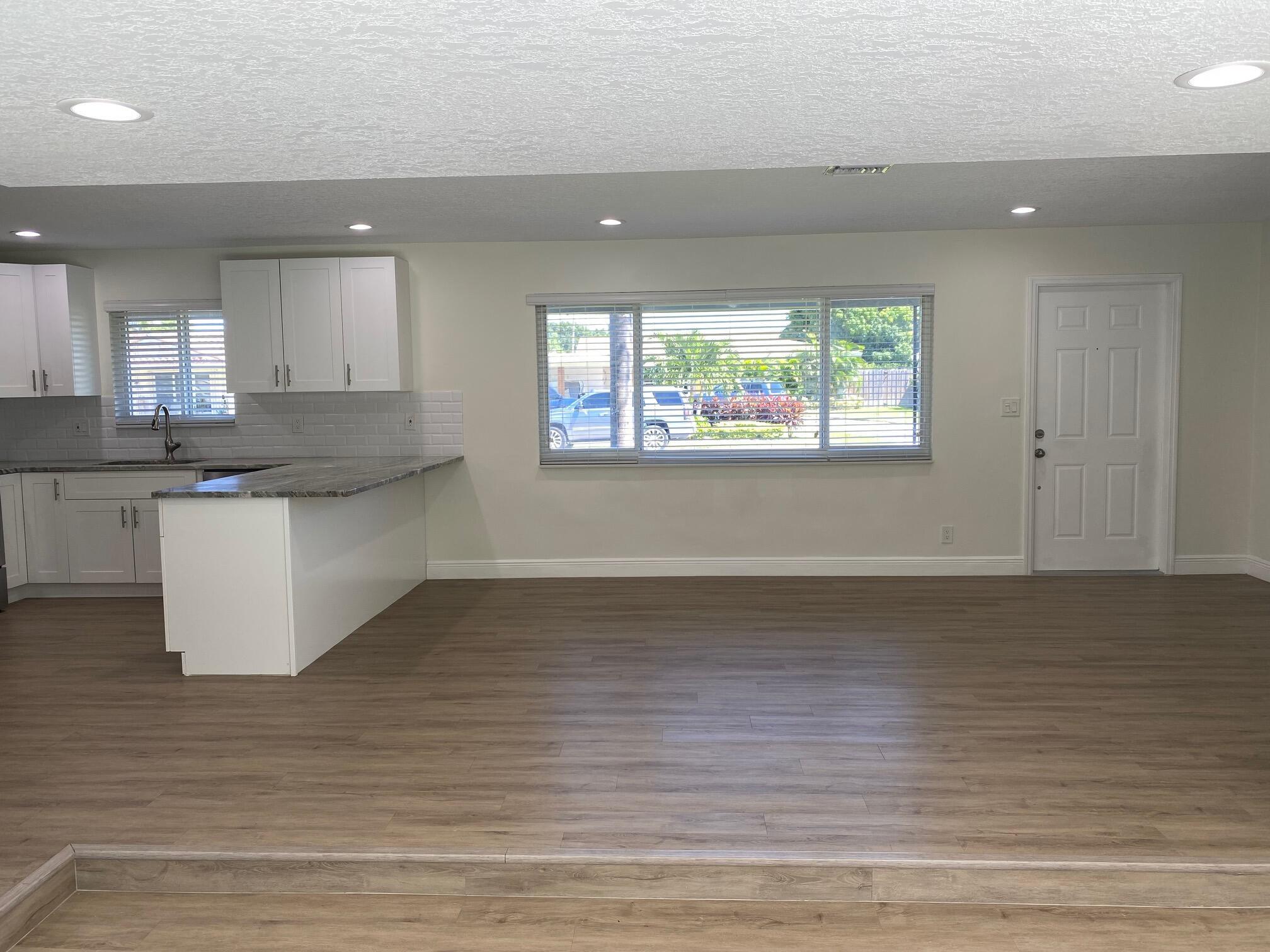 2751 NE 26th Terrace