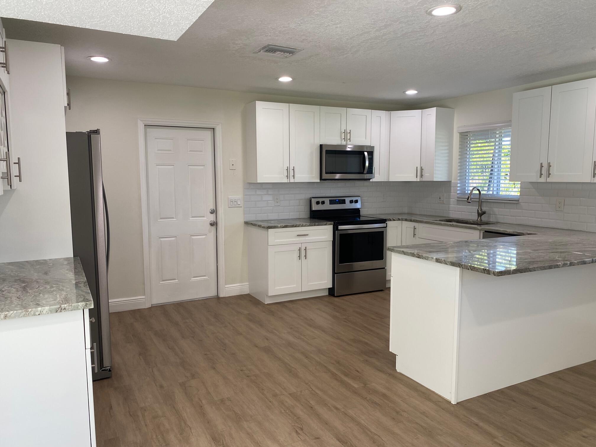 2751 NE 26th Terrace