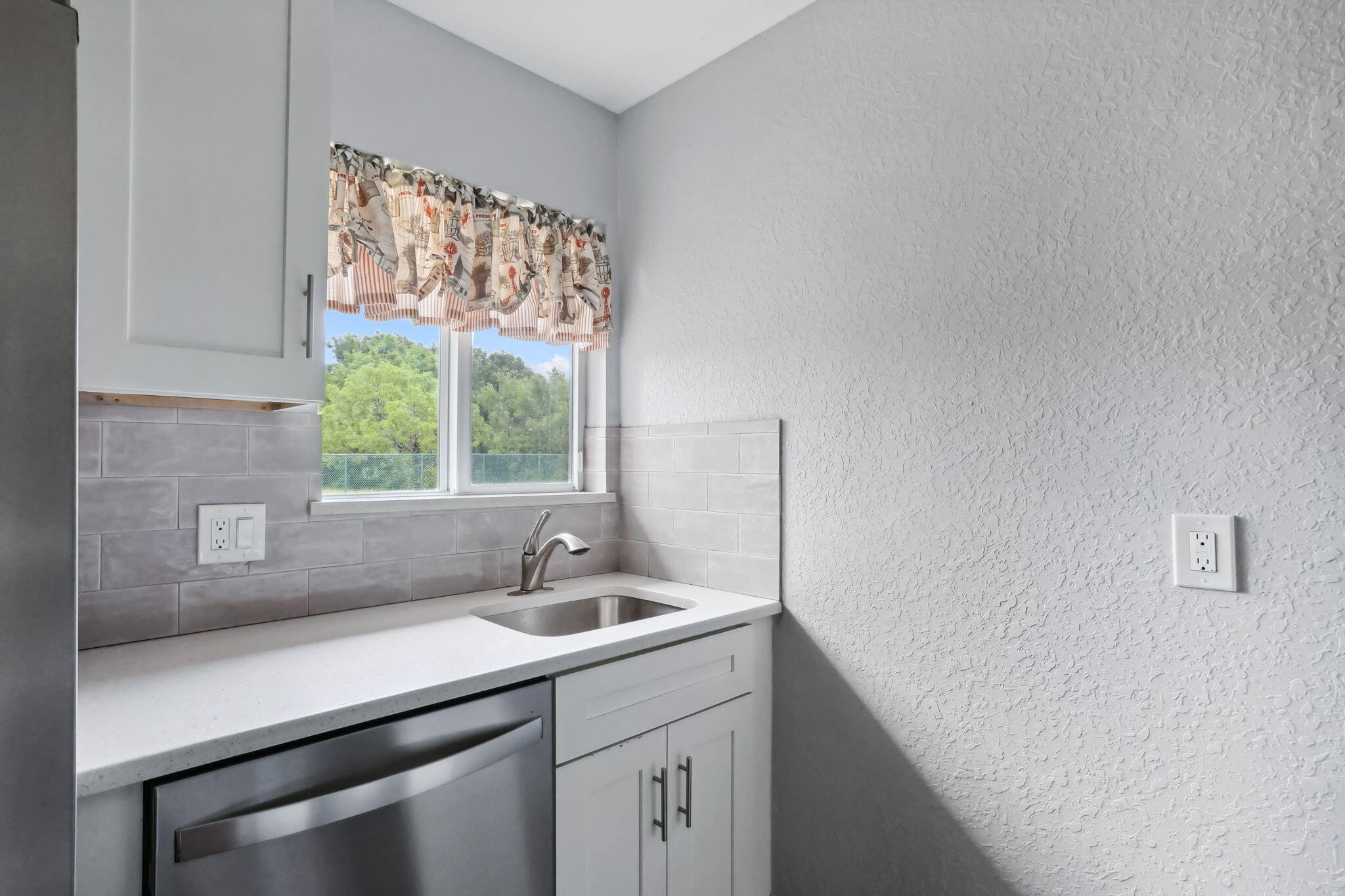 2227 NE 3rd Avenue 1