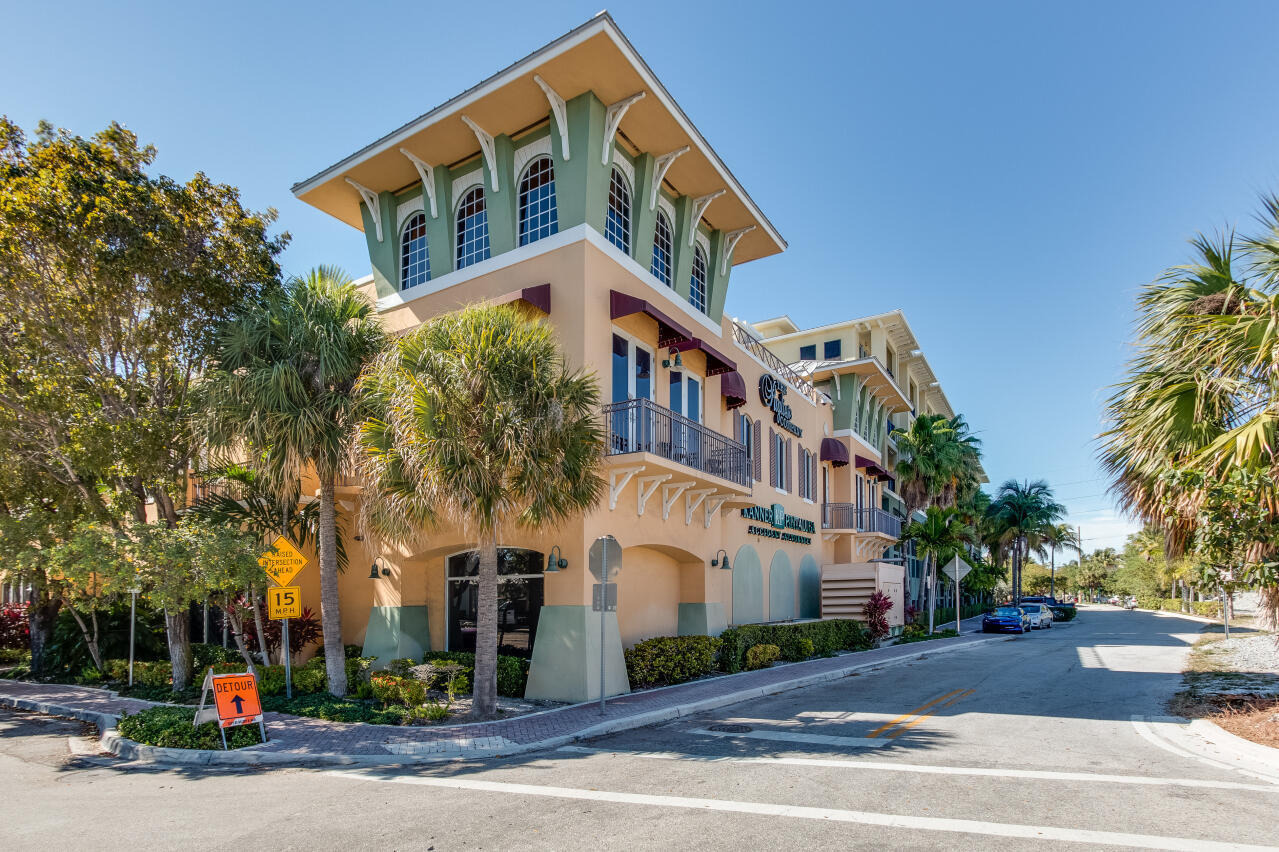 235 NE 1st Street