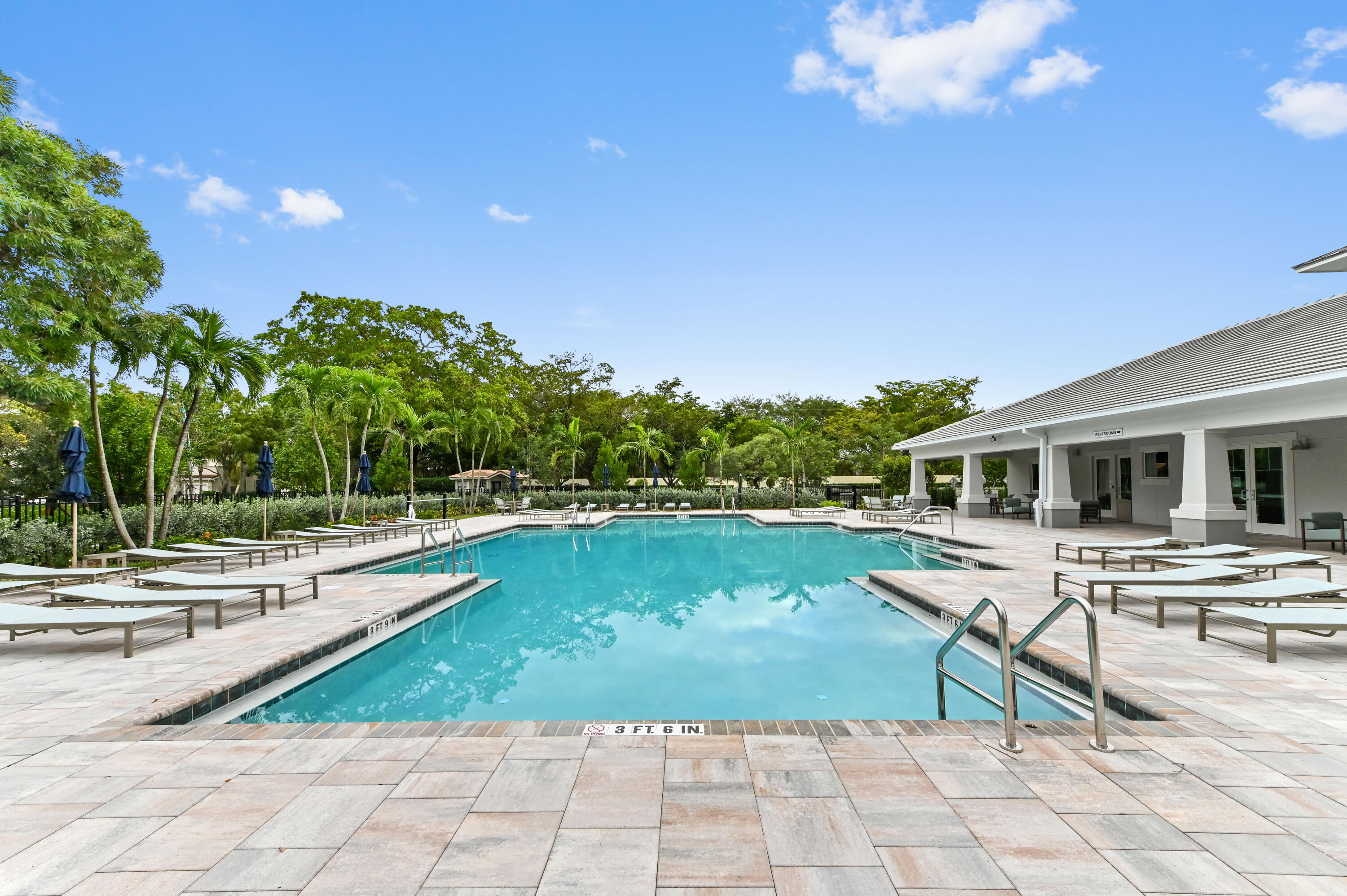 292 Sherwood Forest Drive